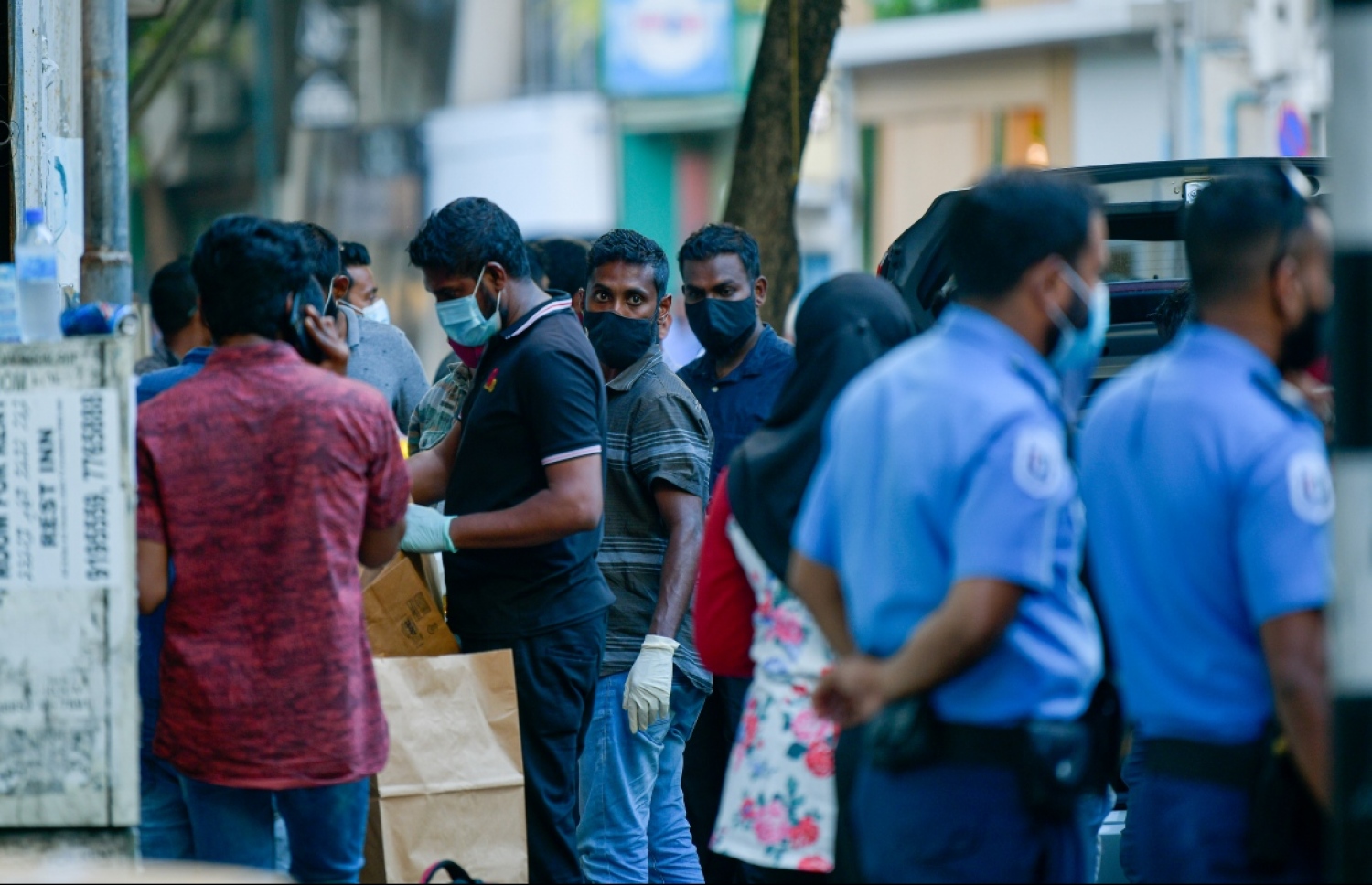 ޑްރަގާ ދެކޮޅަށް މީގެ ކުރިން ހިންގި އޮޕަރޭޝަނެއްގައި ފުލުހުން ހަރަކާތްތެރިވަނީ.-- ފޮޓޯ: ފަޔާޒު މޫސާ/ މިހާރު