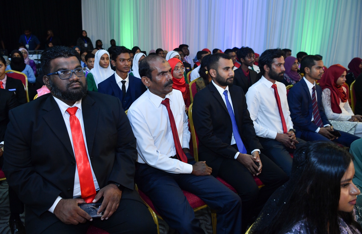 މި އަހަރުގެ ޖުމްހޫރީ ދުވަހުގެ ރަސްމީ ޖަލްސާގައި ބައިވެރިވި ބައެއް މީހުން.--- ފޮޓޯ: ރައީސް އޮފީސް