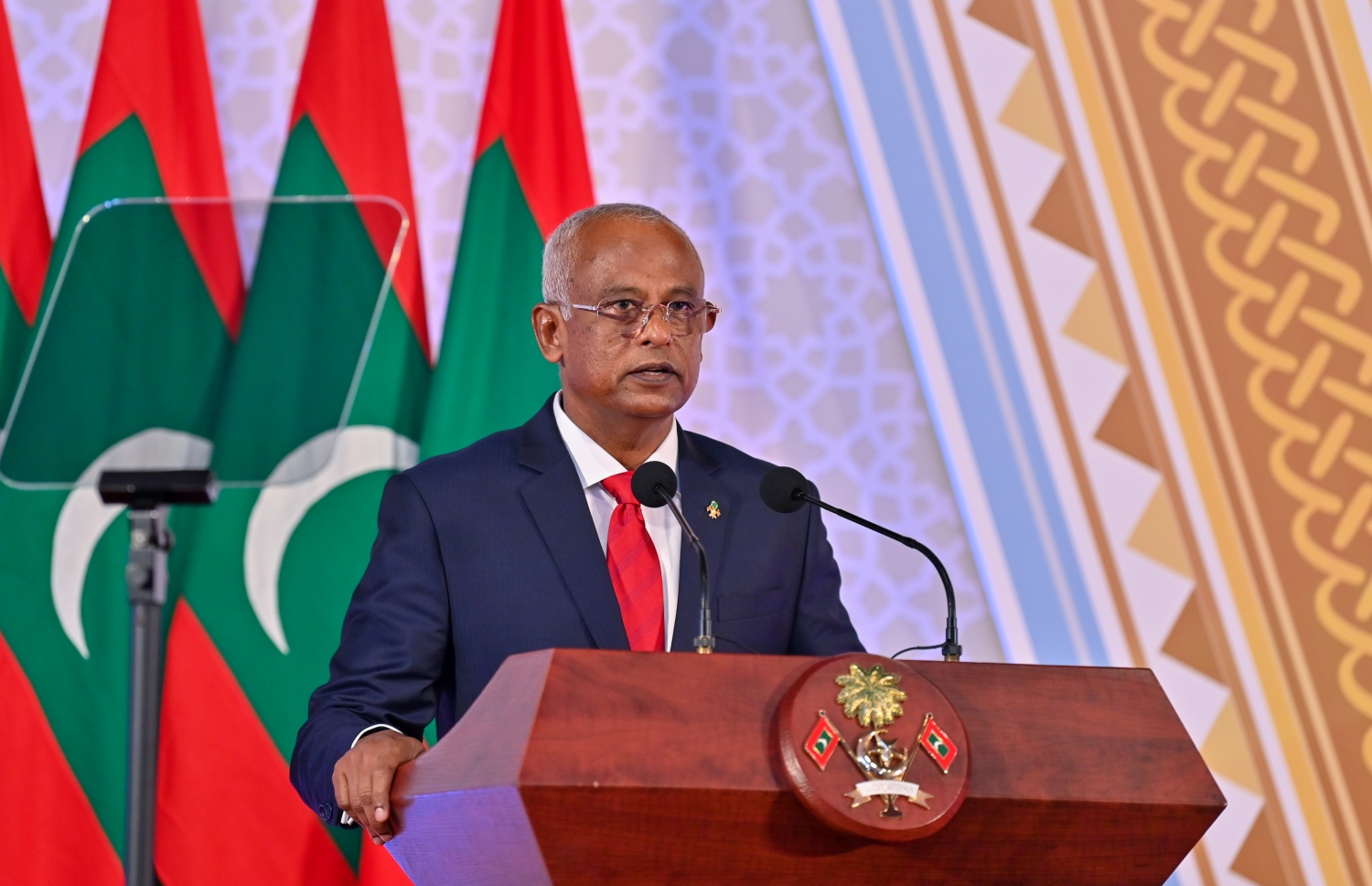 ޖުމްހޫރީ ދުވަހުގެ ރަސްމީ ޖަލްސާގައި ރައީސް އިބްރާޙިމް މުހައްމަދު ސޯލިހު ވާހަކަފުޅު ދައްކަވަނީ.--- ފޮޓޯ: ރައީސް އޮފީސް