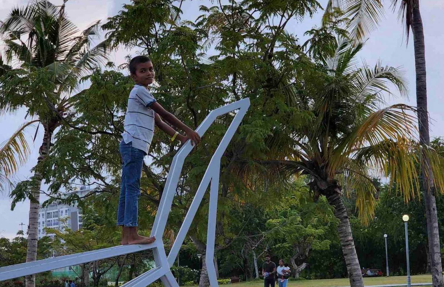 އަމަން ގުރުއާން ހިތުދަސް ކުރީ ދޮޅު އަހަރު ދުވަހުން --