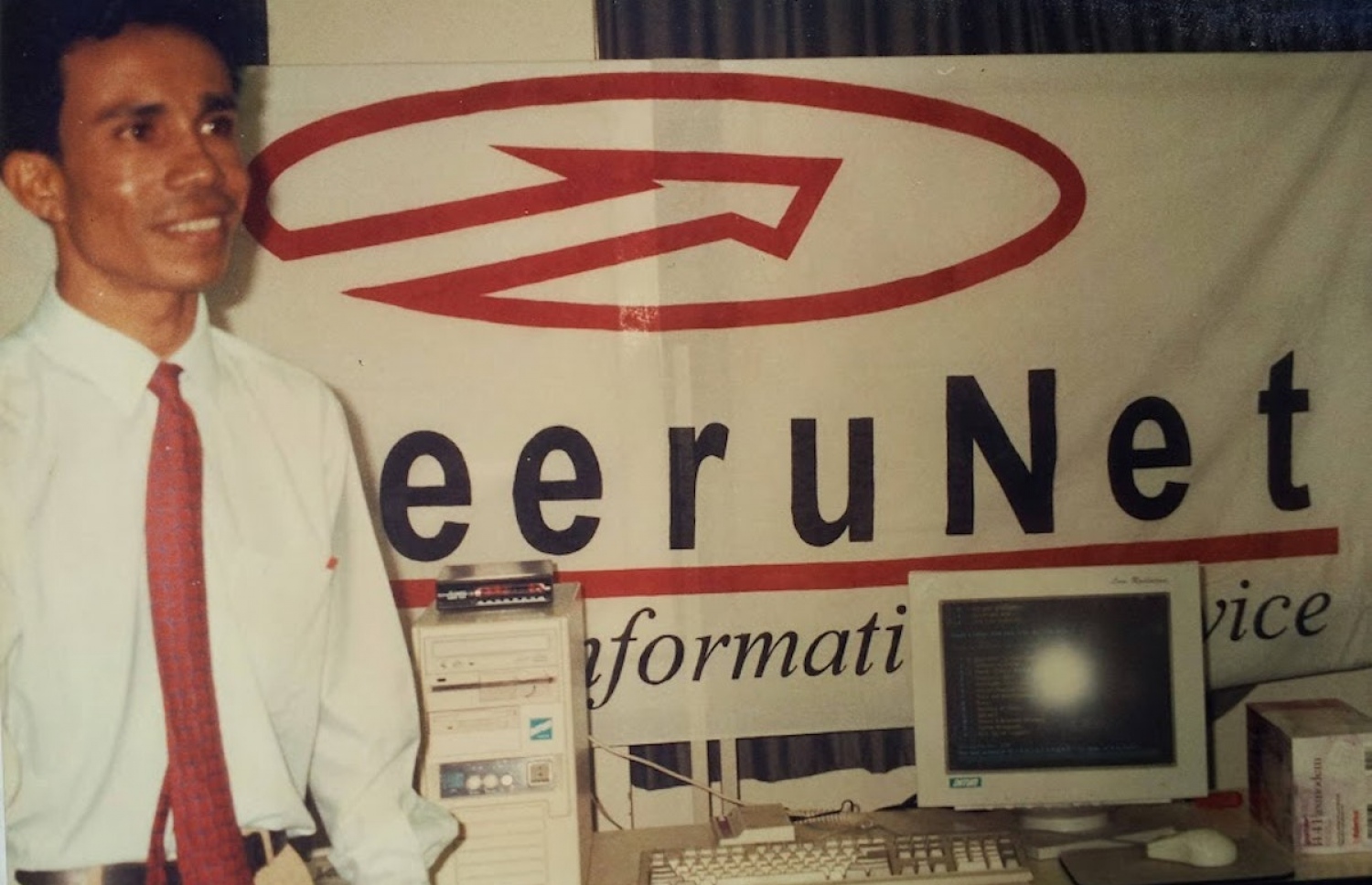 އަލީ އައިޓީ ފެއާއެއްގައި 'ހަވީރު ނެޓް' ނިޒާމު ދައްކާލަނީ.