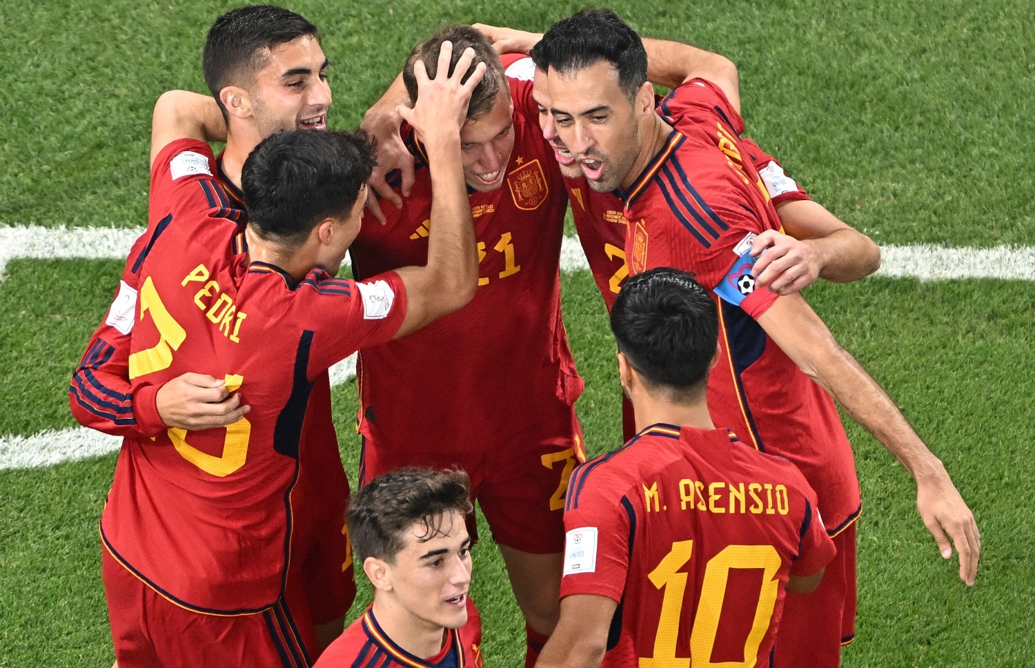 ސްޕެއިންގެ ކުޅުންތެރިން އުފާފާޅު ކުރަނީ: އެ ޓީމު ވަނީ ބޮޑު މޮޅެއް ހޯދާފަ --- ފޮޓޯ: އޭއެފްޕީ