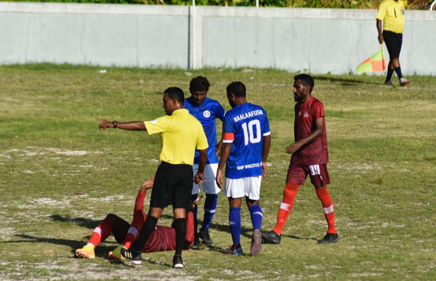 މުލަކާއި ނާލާފުށި ބައްދަލުކުރި މެޗުގެ ތެރެއިން.-- ފޮޓޯ: އެފްއޭއެމް