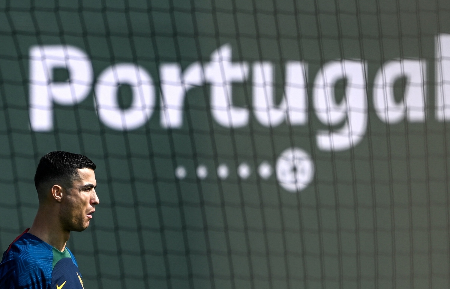 ޕޯޗުގަލްގެ ޓްރޭނިންގައި ރޮނާލްޑޯ: ދިވެހިންގެ މެދުގައި ވެސް ޕޯޗުގަލް މަގުބޫލުވީ އޭނާގެ ސަބަބުން --- ފޮޓޯ: އޭއެފްޕީ