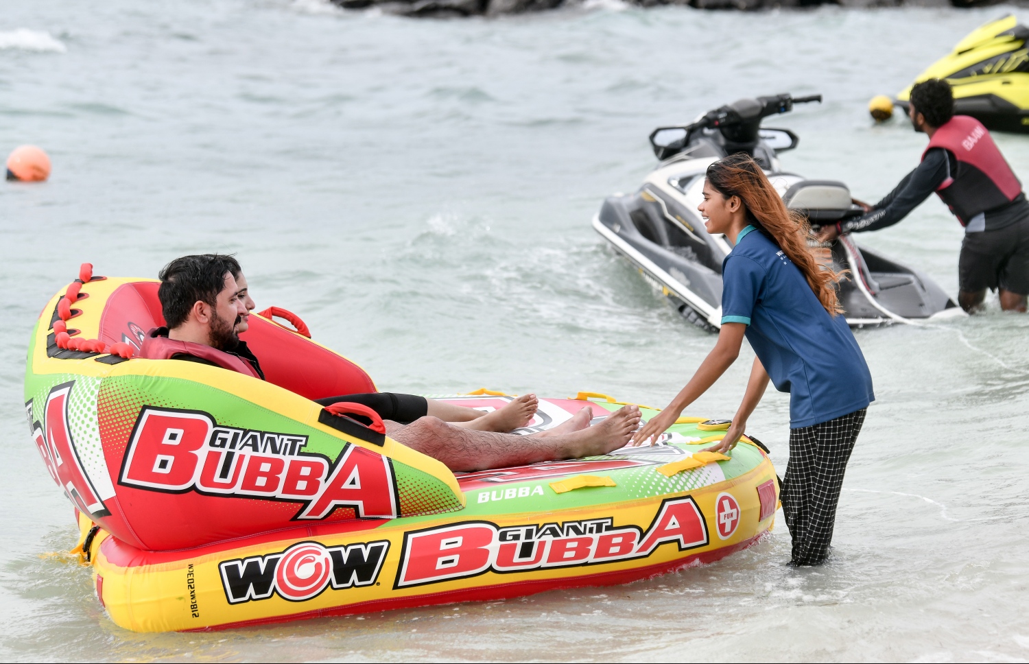 ޝައުފާ ޓޫރިސްޓުންތަކެއް ފަން ޓިއުބަށް އަރުވަނީ-- ފޮޓޯ: ނިޝާން އަލީ/ މިހާރު