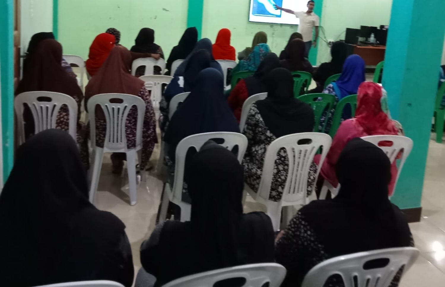 ރިސޯޓު ހެދުމާ ގުޅޭގޮތުން ނިލަންދޫ ކައުންސިލުން އާއްމުންގެ ހިޔާލު ހޯދަނީ.-- ފޮޓޯ: ނިލަންދޫ ކައުންސިލް