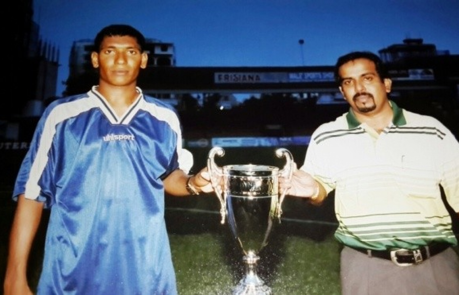 ކޭޑީ (ވ) އައިއެފްސީގެ މަސްއޫލުވެރިޔާ ޗާންދަލިޔާ އަހުމަދު ހަސަންއާ އެކު.