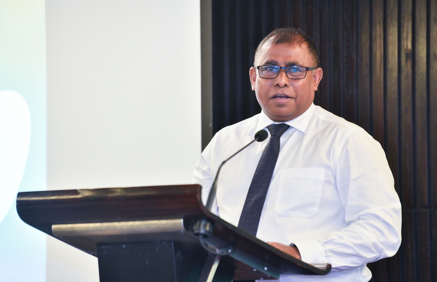 މިއަދުގެ ރަސްމިއްޔާތުގައި ޑރ. އަބްދުﷲ މައުސޫމް ވާހަކަ ދައްކަވަނީ ---ފޮޓޯ: ފަޔާޒް މޫސާ | މިހާރު