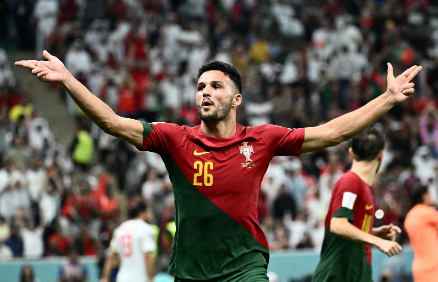 ރާމޯސް ލަނޑެއް ޖެހުމަށް ފަހު އުފާފާޅުކުރަނީ.-- ފޮޓޯ: އޭއެފްޕީ