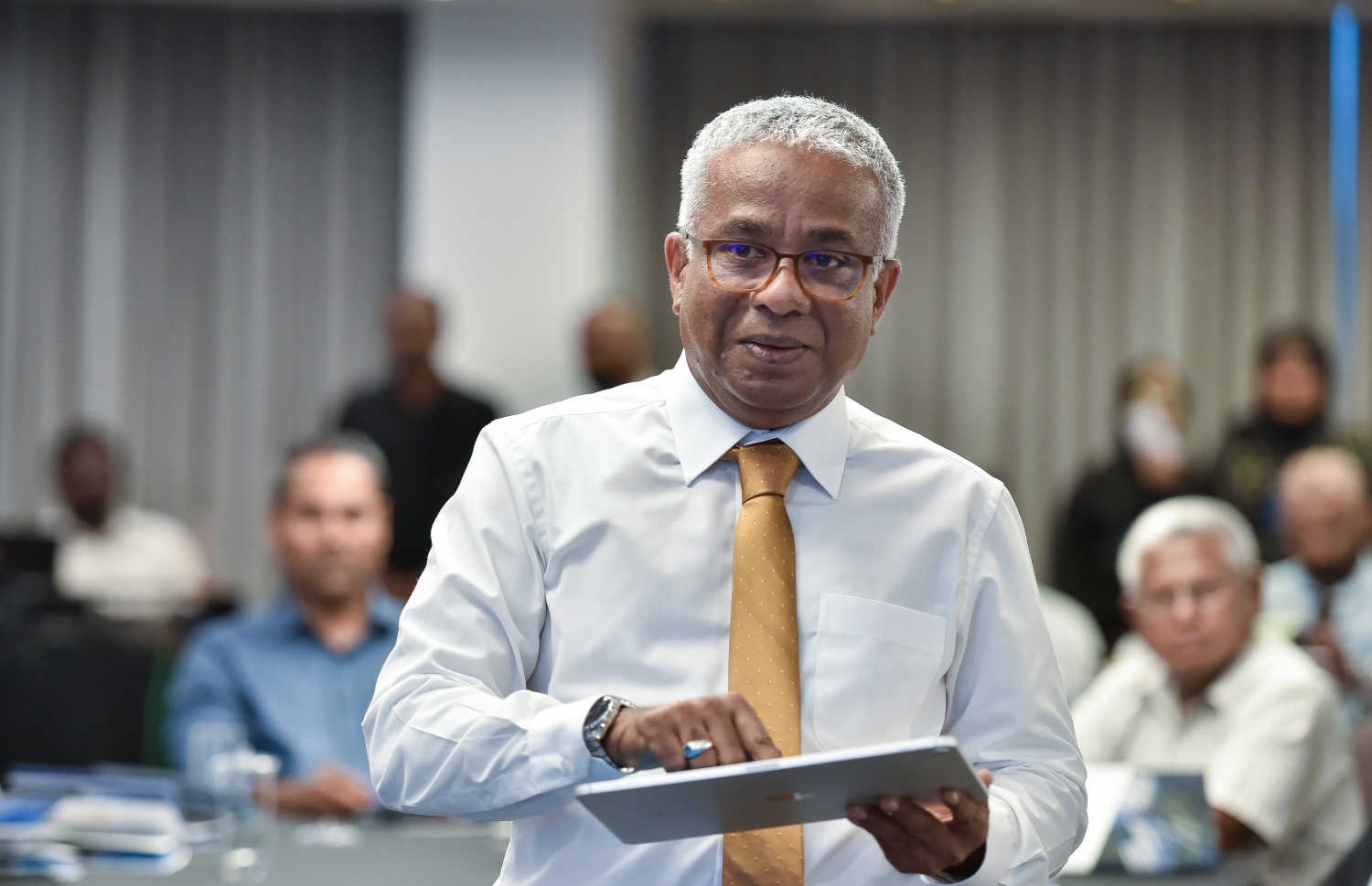 ޕްލޭނިންގެ ސްޓޭޓް މިނިސްޓަރު އަކްރަމް ކަމާލުއްދީން: އޭނާ ވިދާޅުވީ ކުދިކުދި ރިޕެއަރިންގެ މަސައްކަތްކުރަން ހާއްސަ އުސޫލެއްގެ ދަށުން މާލޭގައި ގަރާޖުތައް ހިންގަން އަދިވެސް ހުއްދޭނެ ކަމަށް -- ފޮޓޯ: މިހާރު