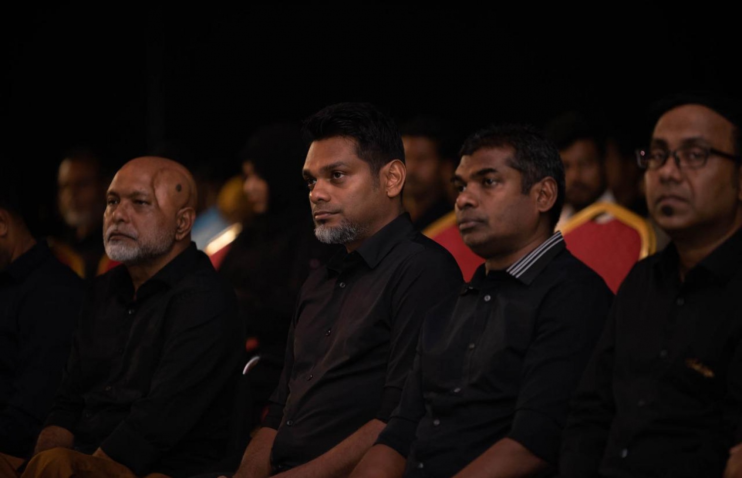 އެސްޓީއޯގެ މެނޭޖިން ޑިރެކްޓަރު ހުސައިން އަމްރު އަދި ބައެއް އިސްވެރިން އެވޯޑް ހަފްލާގައި ބައިވެރިވެވަޑައިގަންނަވަނީ. --ފޮޓޯ: އެސްޓީއޯ