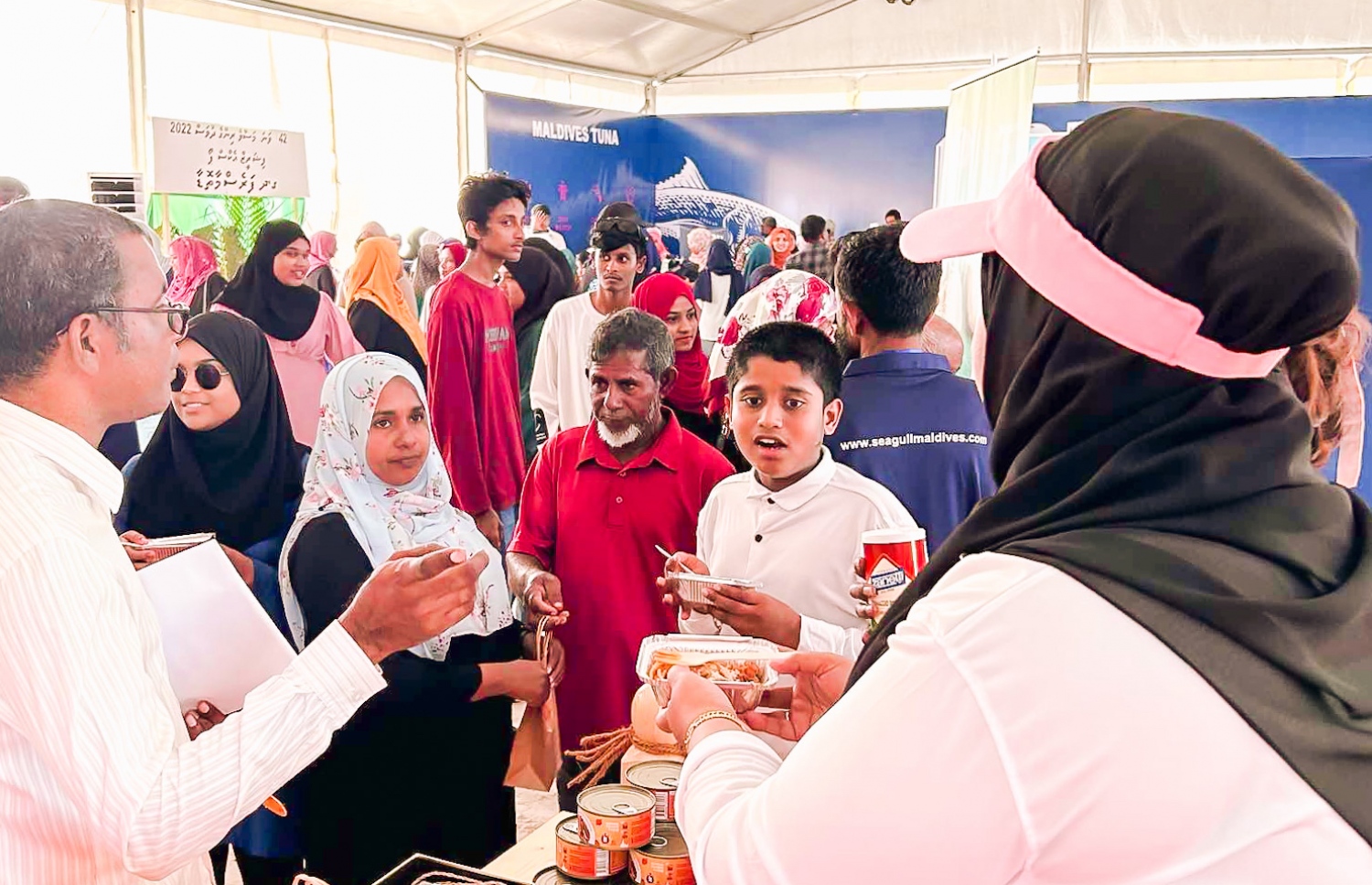 ފަރެސްމާތޮޑާގައި ބޭއްވި ހަރަކާތުގައި، ޕާސްތާ ސޯސްގެ ރަހަ ދައްކާލަނީ. -- ފޮޓޯ: ހޮރައިޒަން ފިޝަރީޒް