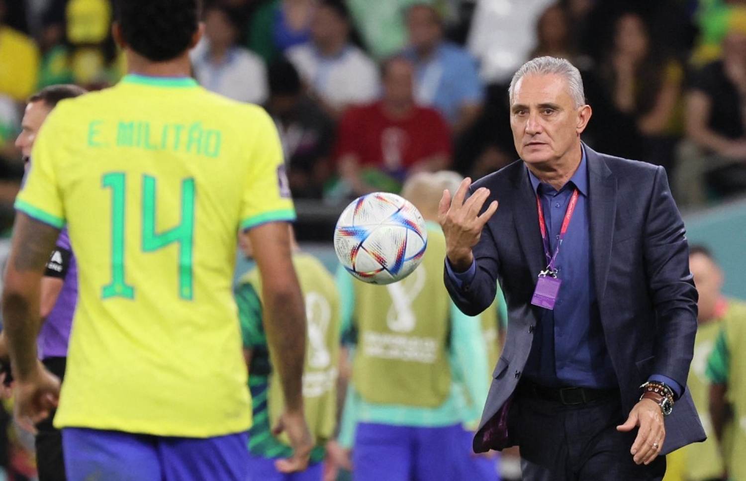 ޓީޓޭ، ކުއާޓާ ފައިނަލް ގައި ބްރެޒިލް ޓީމަށް އިރުޝާދު ދުނުމުގައި.-- ފޮޓޯ: އޭއެފްޕީ