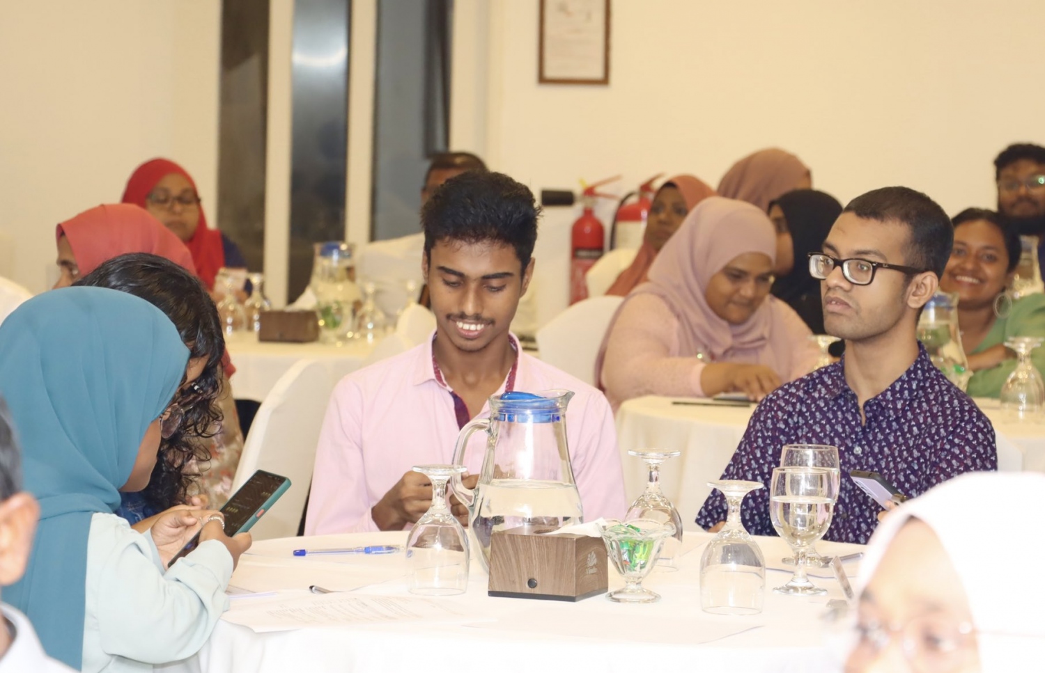 ދިޔާޝް (ވ) އޭނާ ވަނީ އޭނަގެ ތަޖުރިބާ ހިއްސާކޮށްފައި.-- ފޮޓޯ: ޔުނިސެފް