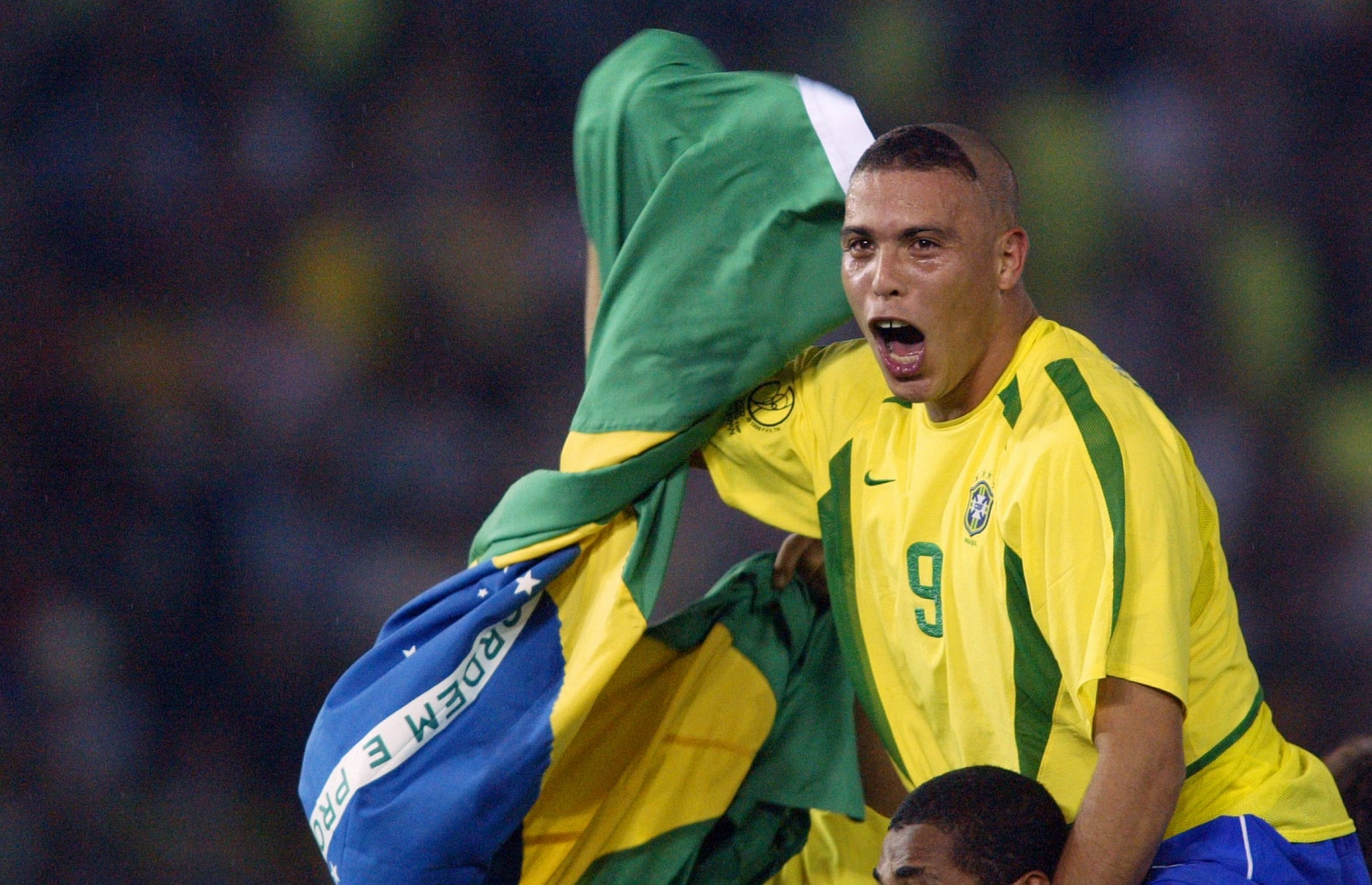 2002 ވަނަ އަހަރުގެ ވޯލްޑް ކަޕް ފައިނަލް ކާމިޔާބު ކުރުމަށް ފަހު ރޮނާލްޑޯ.-- އޭއެފްޕީ ފައިލް ފޮޓޯ