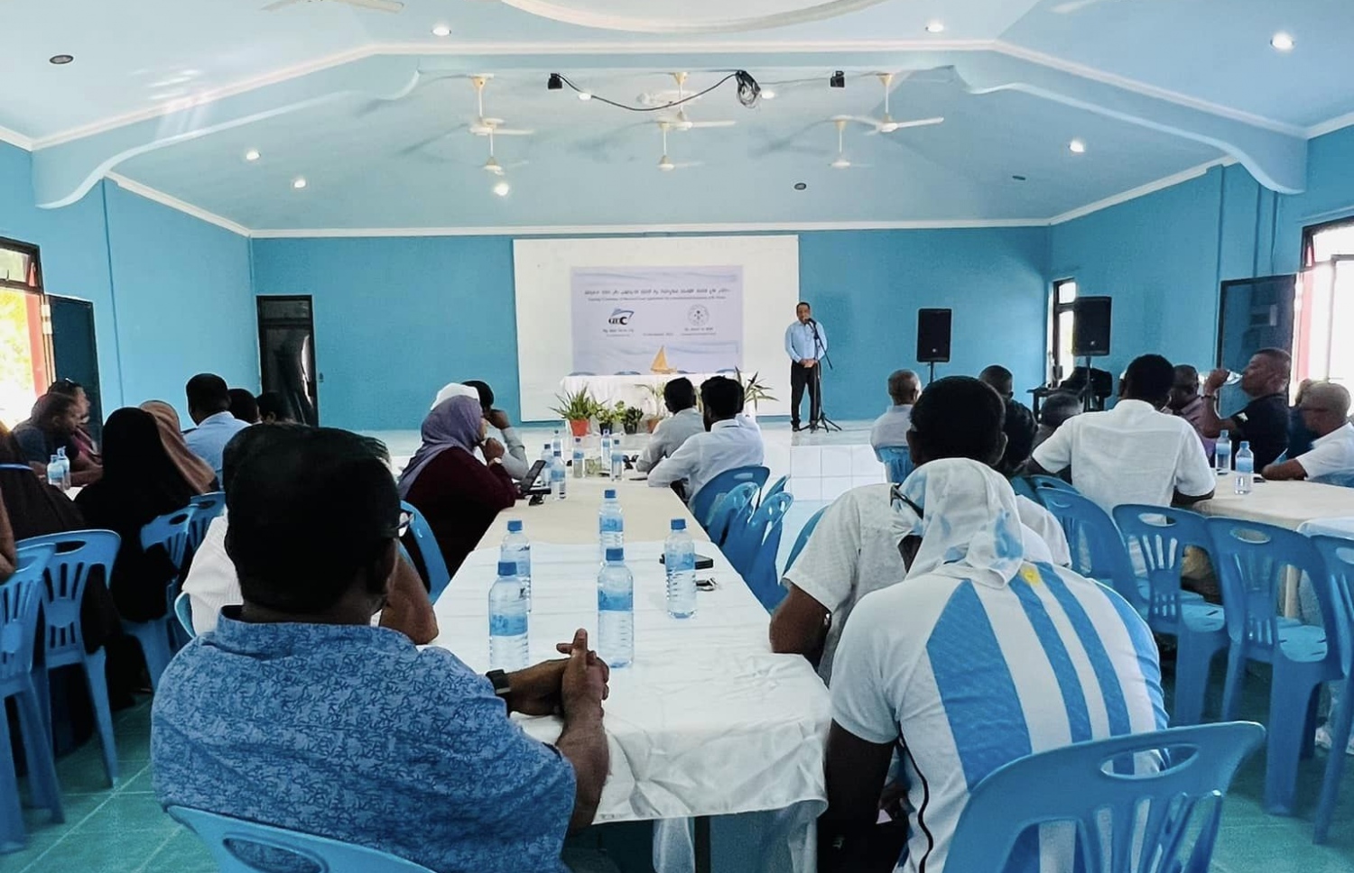 ކ. ހުރާގައި ބޯޑުޔާޑެއް ހަދަން ފިކްސް އިން މެރިން ކުންފުންޏާ ބިން ހަވާލުކުރުމަށް ބޭއްވި ރަސްމިއްޔާތު -- ފޮޓޯ: ހުރާ ކައުންސިލް