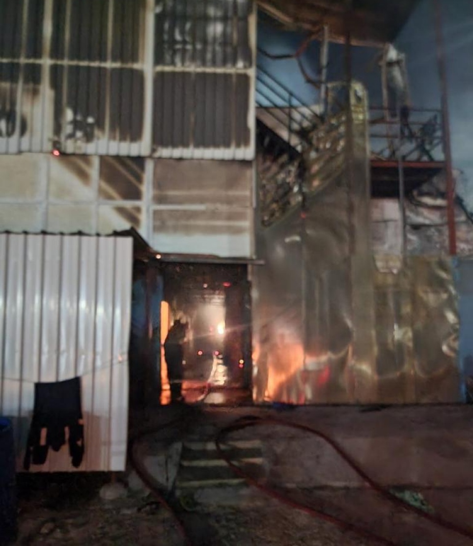 އެފްކޮންސް އިން ބޭނުންކުރާ އެކޮމަޑޭޝަން ބްލޮކްގައި ރޯވެ އަނދަނީ.---ފޮޓޯ: އެމްއެންޑީއެފް