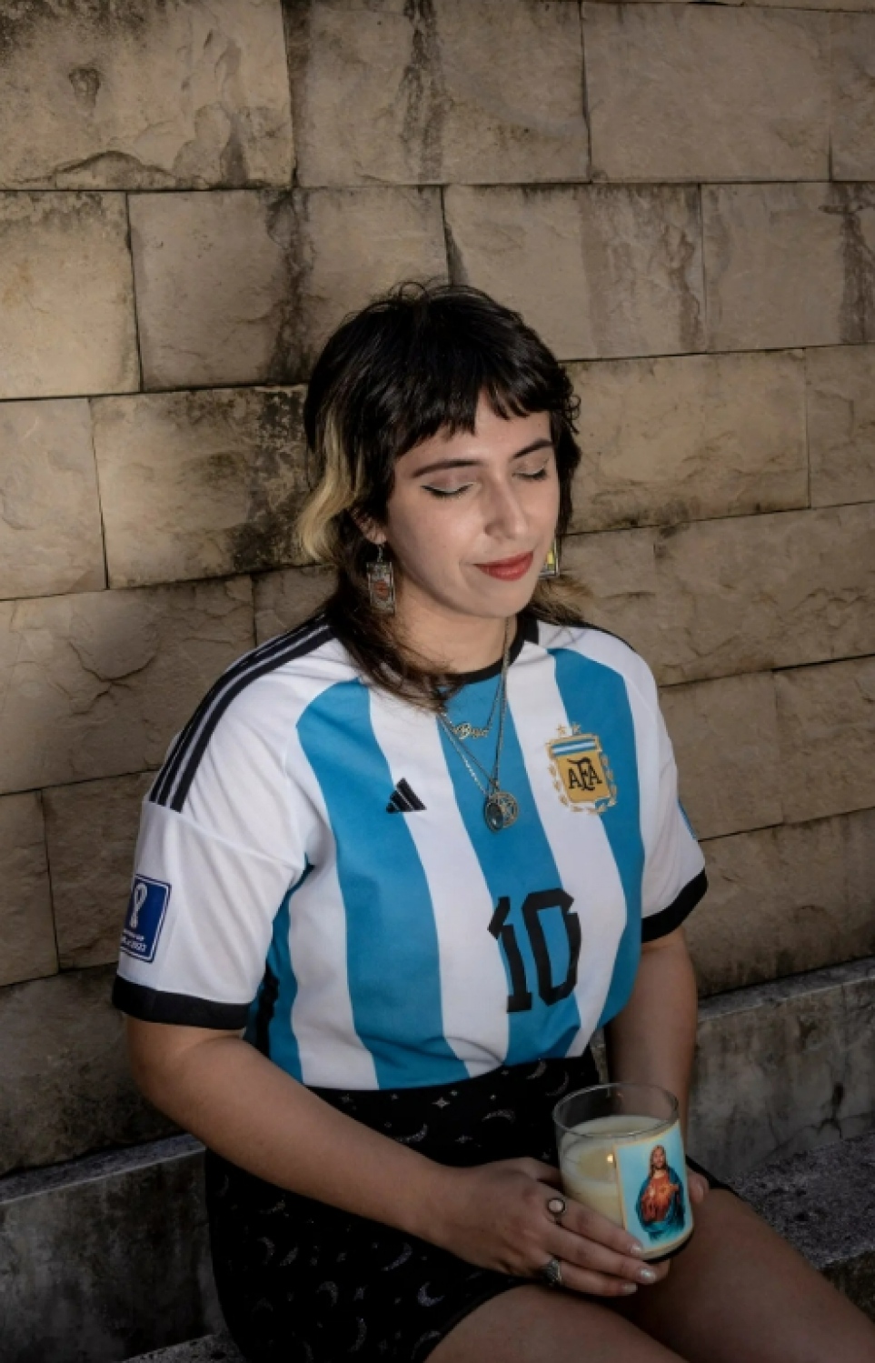 ޕަރިސީ: އާޖެންޓީނާގައި ސިހުރުވެރިއެއް ކަމަށް ދައުވާކުރާ 24 އަހަރުގެ އަންހެނެއް --ފޮޓޯ: ނިއުޔޯކް ޓައިމްސް