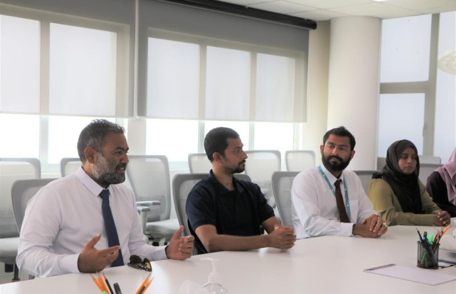 އއ. ތޮއްޑޫ ކައުންސިލުން އުފެއްދި ކުންފުނީގެ ރަޖިސްޓްރީ ހަވާލުކުރުމަށް އިކޮނޮމިކް މިިނިސްޓްރީގައި ބޭއްވި ރަސްމިއްޔާތު -- ފޮޓޯ: އިކޮނޮމިކް މިނިސްޓްރީ