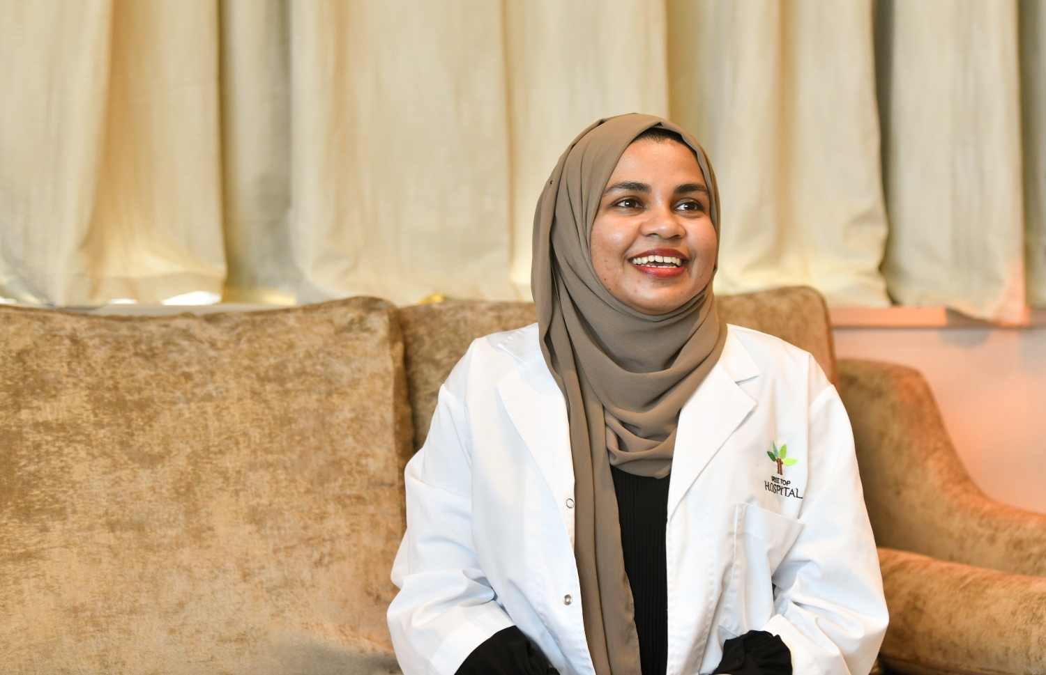 ރާއްޖޭގެ ފުރަތަމަ އިންފާޓިލިޓީ ޑޮކްޓަރު ޑރ. ޒާކިޔާ "މެދުސަފުހާ" އަށް އިންޓަވިއު ދެއްވަނީ-- ފޮޓޯ: ނިޝާން އަލީ \ މިހާރު