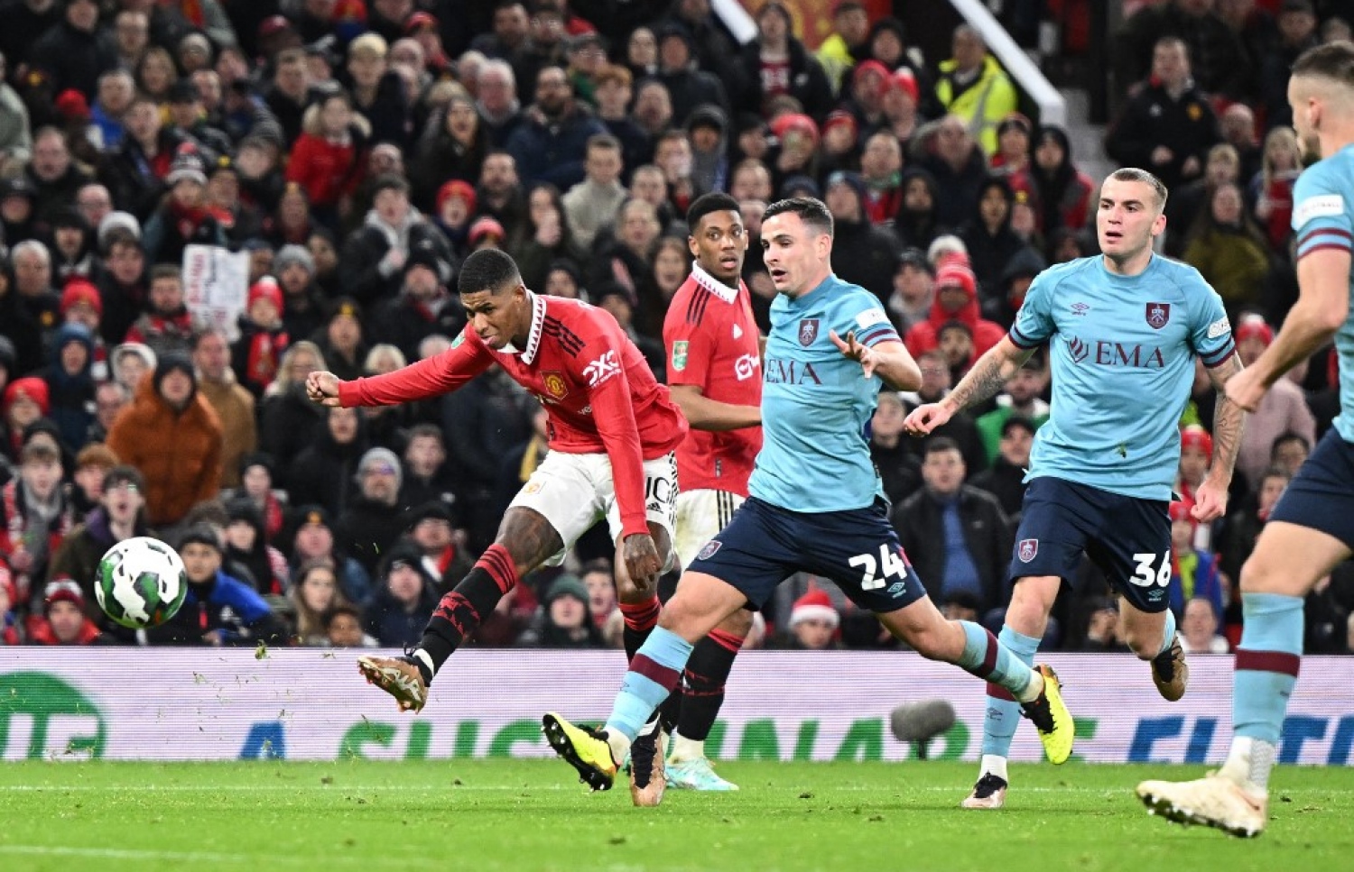 ރަޝްފޯޑް، ބާންލީ ކޮޅަށް ގޯލު ޖަހަނީ.-- ފޮޓޯ: އޭއެފްޕީ