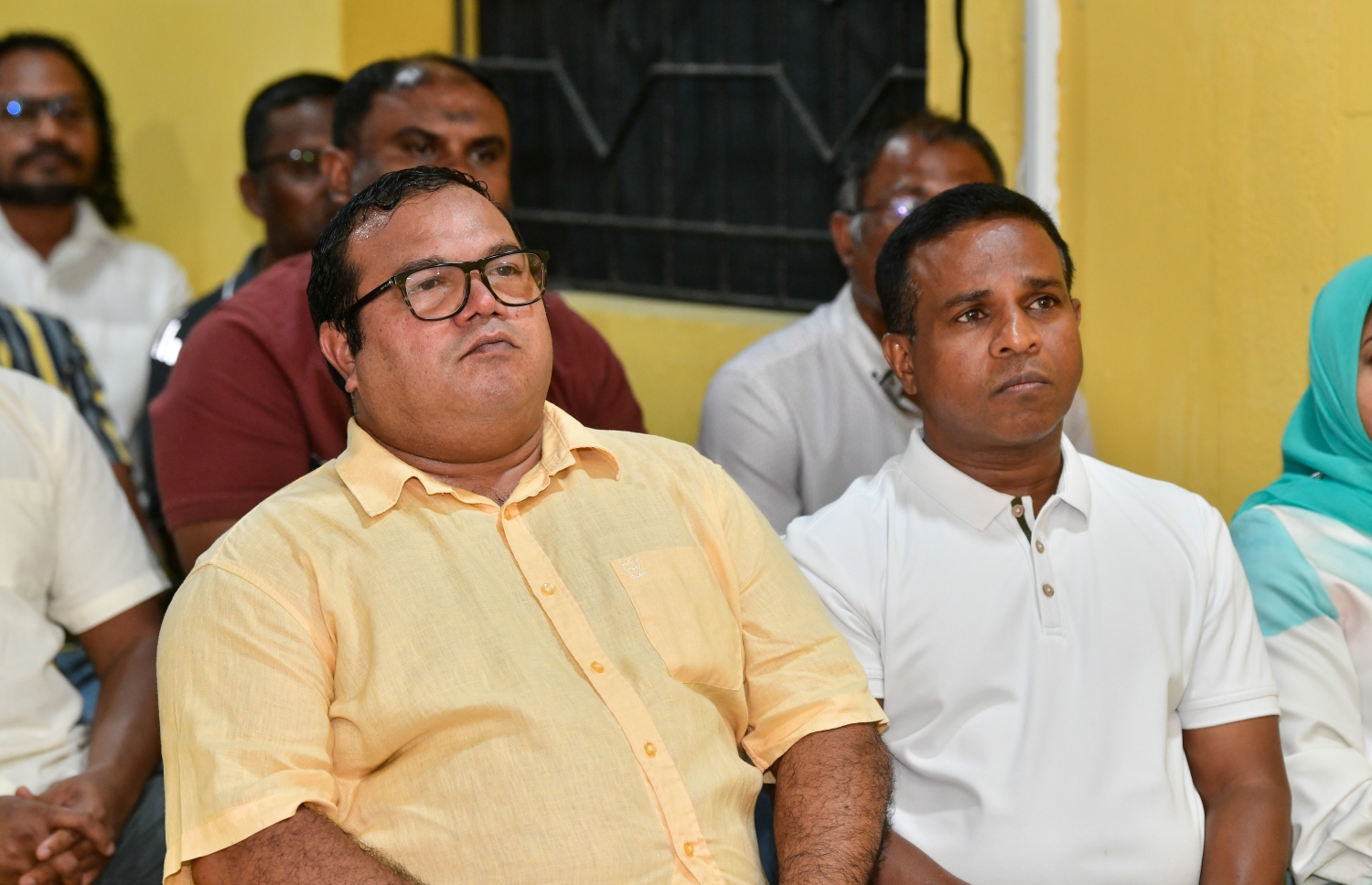 ރައީސް އިބްރާހިމް މުހައްމަދު ސޯލިހުގެ ރިޔާސީ ޕްރައިމަރީގެ ކެމްޕެއިން ފެށުމަށް ރޭ ބޭއްވި ޖަލްސާގައި އެ ޕާޓީގެ ޕީޖީ ލީޑަރު އަސްލަމް (ވ) އަދި ޗެއާޕާސަންގެ ނައިބު އަހުމަދު އަބްދުﷲ.---ފޮޓޯ: ނިޝާން އަލީ| މިހާރު