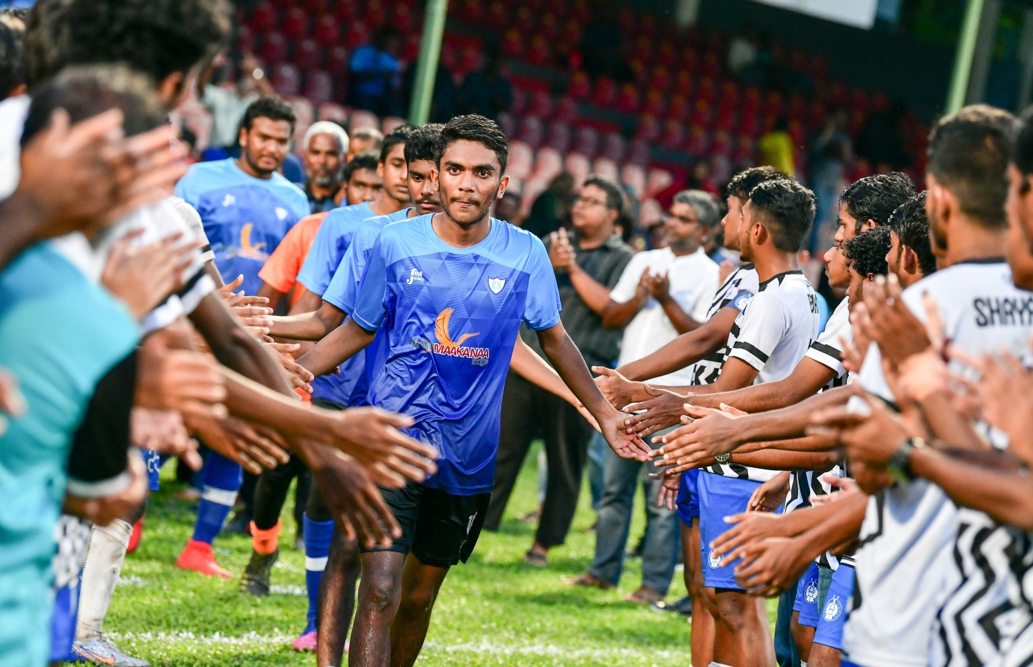 އެފްއޭއެމް 19 އަހަރުން ދަށުގެ އިންޓަ ސްކޫލް ފުޓުބޯޅަ މުބާރާތުގެ ޗެމްޕިއަންކަން  20 އަހަރަށްފަހު ސީއެޗްއެސްއީ ހޯދުން: މިއަދު ގަލޮޅު ދަނޑުގައި ކުޅުނު ފައިނަލް މެޗު ސީއެޗްއެސީ ކާމިޔާބު ކުރީ ކެޔޮދޫ ސްކޫލާ ވާދަކޮށް 4-1 އިން މޮޅުވެގެން..-- ފޮޓޯ: ނީޝާން އަލީ/މިހާރު