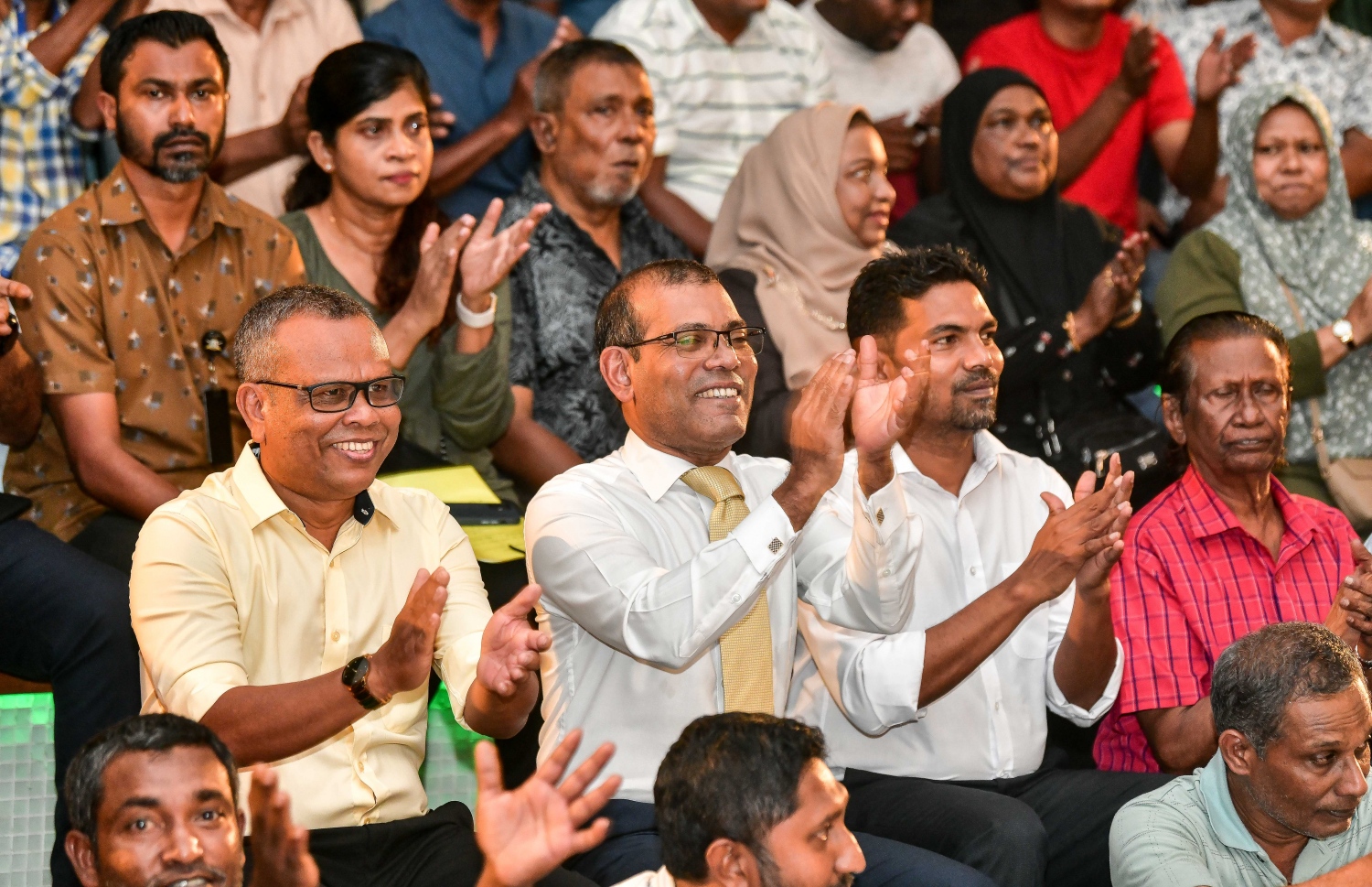 ނަޝީދުގެ ރިޔާސީ ޕްރައިމަރީގެ ކެމްޕެއިން، "ފިކުރެއްގެ ދިރުން" ފެށުމަށް ރޭ ބޭއްވި ރަސްމިއްޔާތުގައި އެ މަނިކުފާނު ބައިވެރިވެވަޑައިގަންނަވަނީ.-- ފޮޓޯ: ނިޝާން އަލީ/ މިހާރު