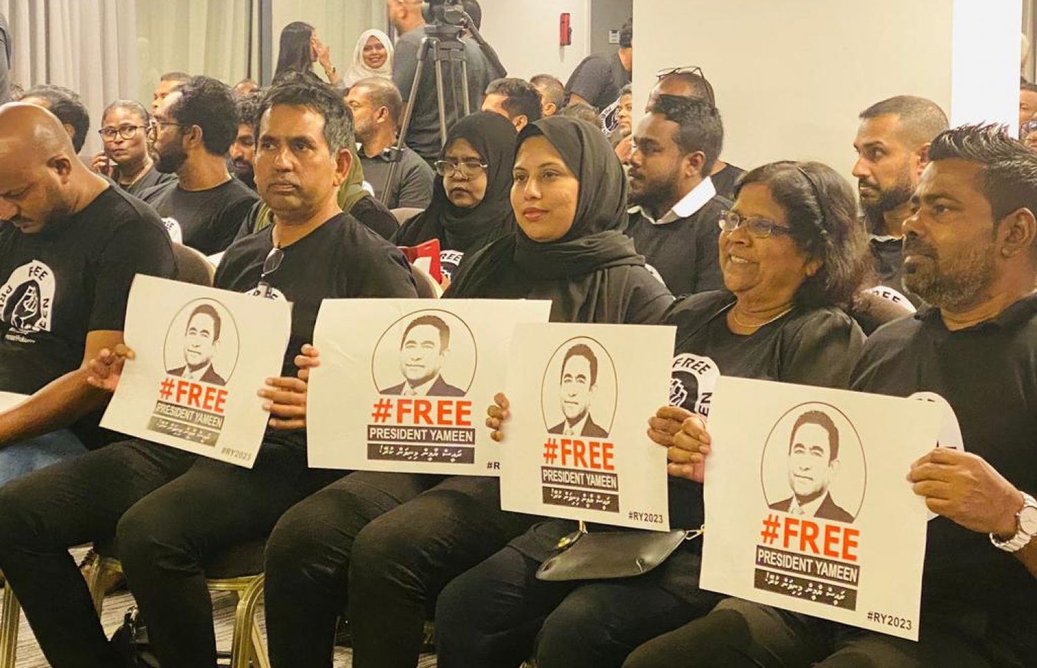 ޕީޕީއެމް/ޕީއެންސީގެ ކައުންސިލް ބައްދަލުވުމެއްގައި ރައީސް ޔާމީން މިނިވަން ކުރުމަށް ގޮވާލަނީ --