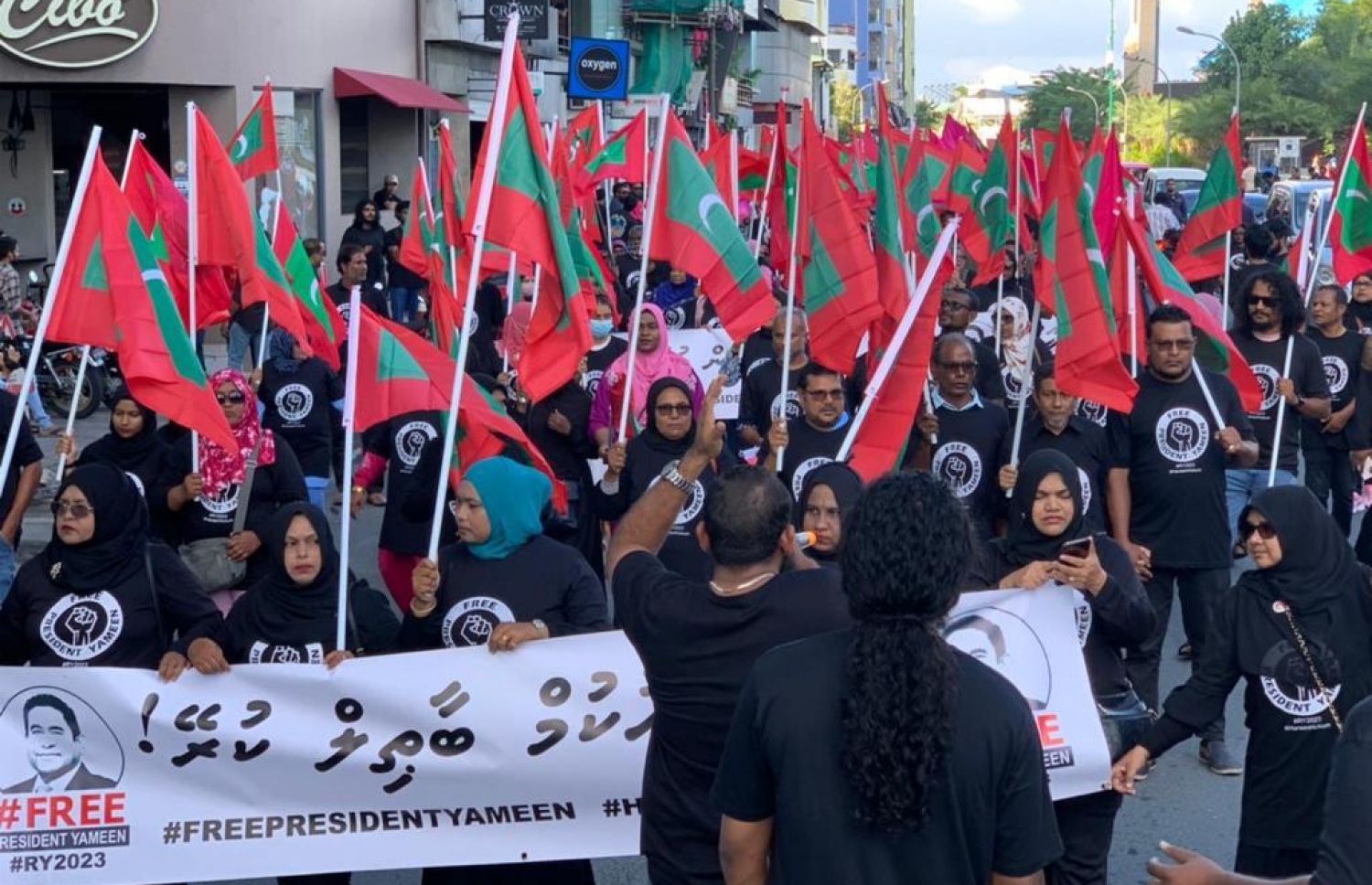 ރައީސް ޔާމީން މިނިވަންކުރަން ގޮވާލައި، ޕީޕީއެމުން މުޒާހަރާކުރަނީ.-- ފޮޓޯ: ޕީޕީއެމް