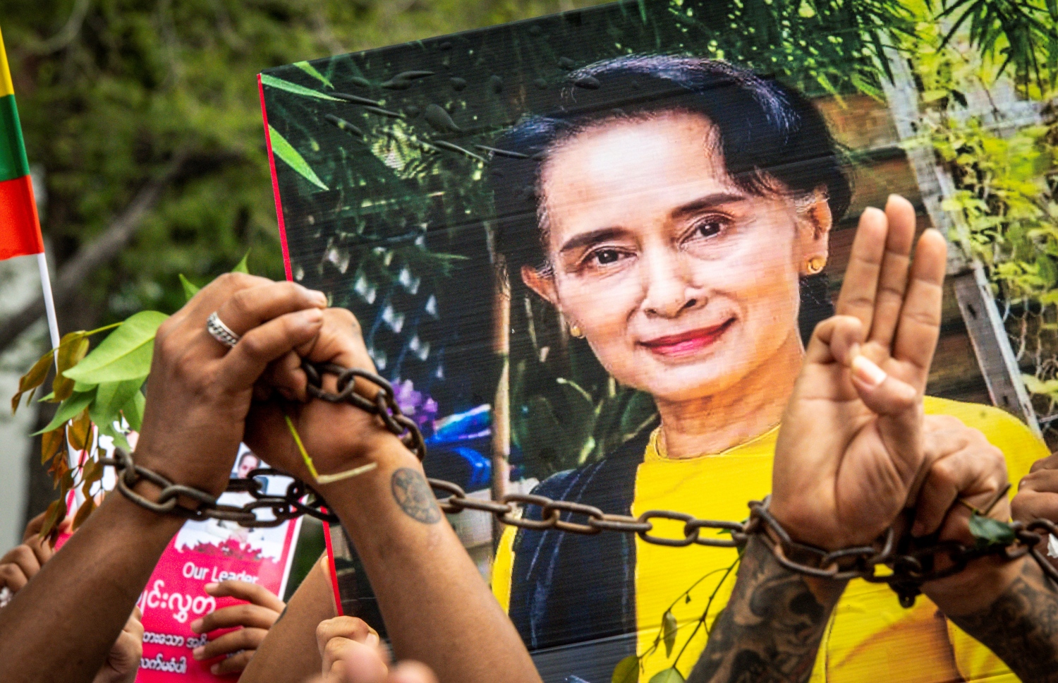 ސޫ ޗީ ދޫކޮށްލުމަށް ގޮވާލައި ތައިލެންޑްގައި ދިރިއުޅޭ މިޔަންމާގެ ރައްޔިތުން މިދިޔަ އަހަރު ކުރި މުޒާހަރާއެއްގެ ތެރެއިން --- ފައިލް ފޮޓޯ: އޭއެފްޕީ