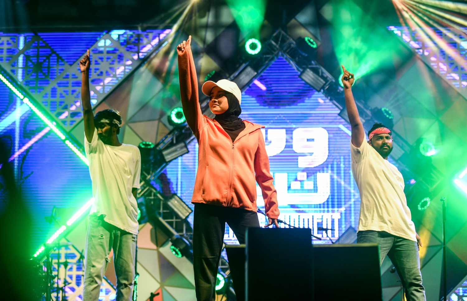 ޔޫތު މިނިސްޓްރީން އިންތިޒާމު ކޮށްގެން ހުޅުމާލޭގައި އާ އަހަރު ފާހަގަކުރުމަށް ބޭއްވި މިއުޒިކް ޝޯ، މި ޝޯ ބަލަން ގިނައަދަދެއްގެ ބަޔަކު ޖަމާވި .-- ފޮޓޯތައް: ނިޝާން އަލީ / މިހާރު