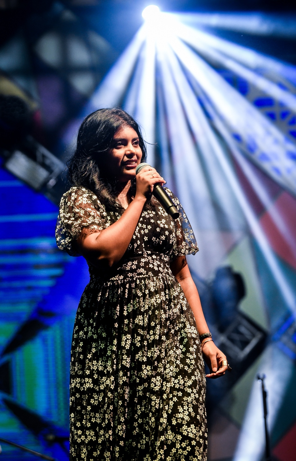 ޔޫތު މިނިސްޓްރީން އިންތިޒާމު ކޮށްގެން ހުޅުމާލޭގައި އާ އަހަރު ފާހަގަކުރުމަށް ބޭއްވި މިއުޒިކް ޝޯ، މި ޝޯ ބަލަން ގިނައަދަދެއްގެ ބަޔަކު ޖަމާވި .-- ފޮޓޯތައް: ނިޝާން އަލީ / މިހާރު