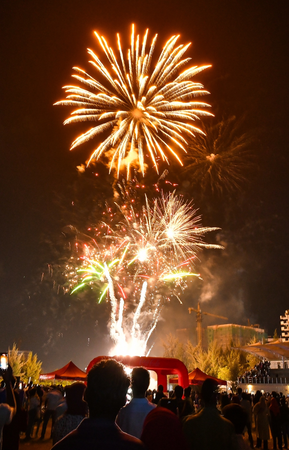 ޔޫތު މިނިސްޓްރީން އިންތިޒާމު ކޮށްގެން ހުޅުމާލޭގައި އާ އަހަރު ފާހަގަކުރުމަށް ބޭއްވި މިއުޒިކް ޝޯއަށް ފަހު ހަވާ އަރުވަނީ، މި ޝޯ ބަލަން ގިނައަދަދެއްގެ ބަޔަކު ޖަމާވި .-- ފޮޓޯތައް: ނިޝާން އަލީ / މިހާރު