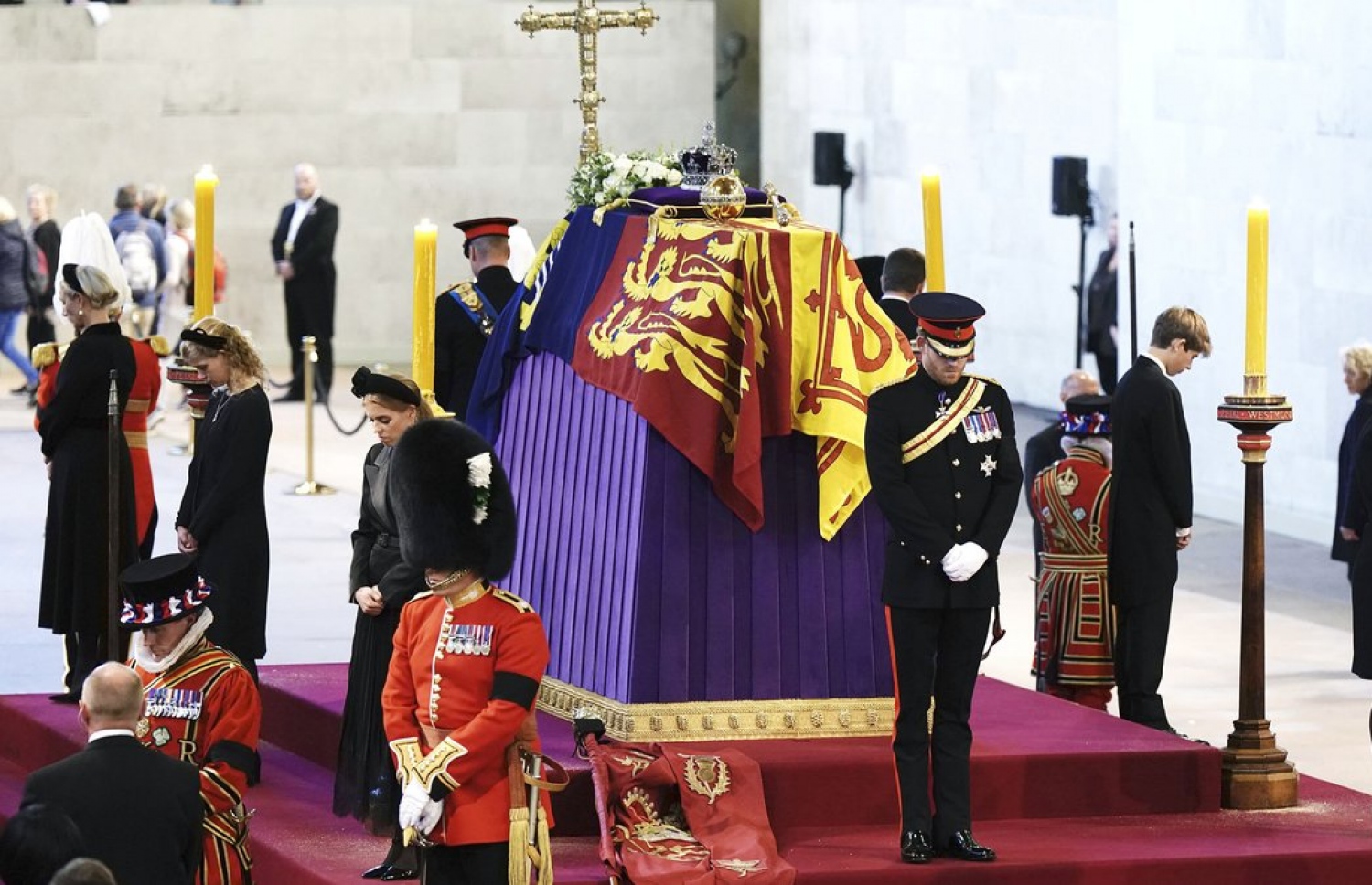 އިނގިރޭސި ރާނީ އެލިޒަބަތުގެ ޖަނާޒާގެ ތެރެއިން