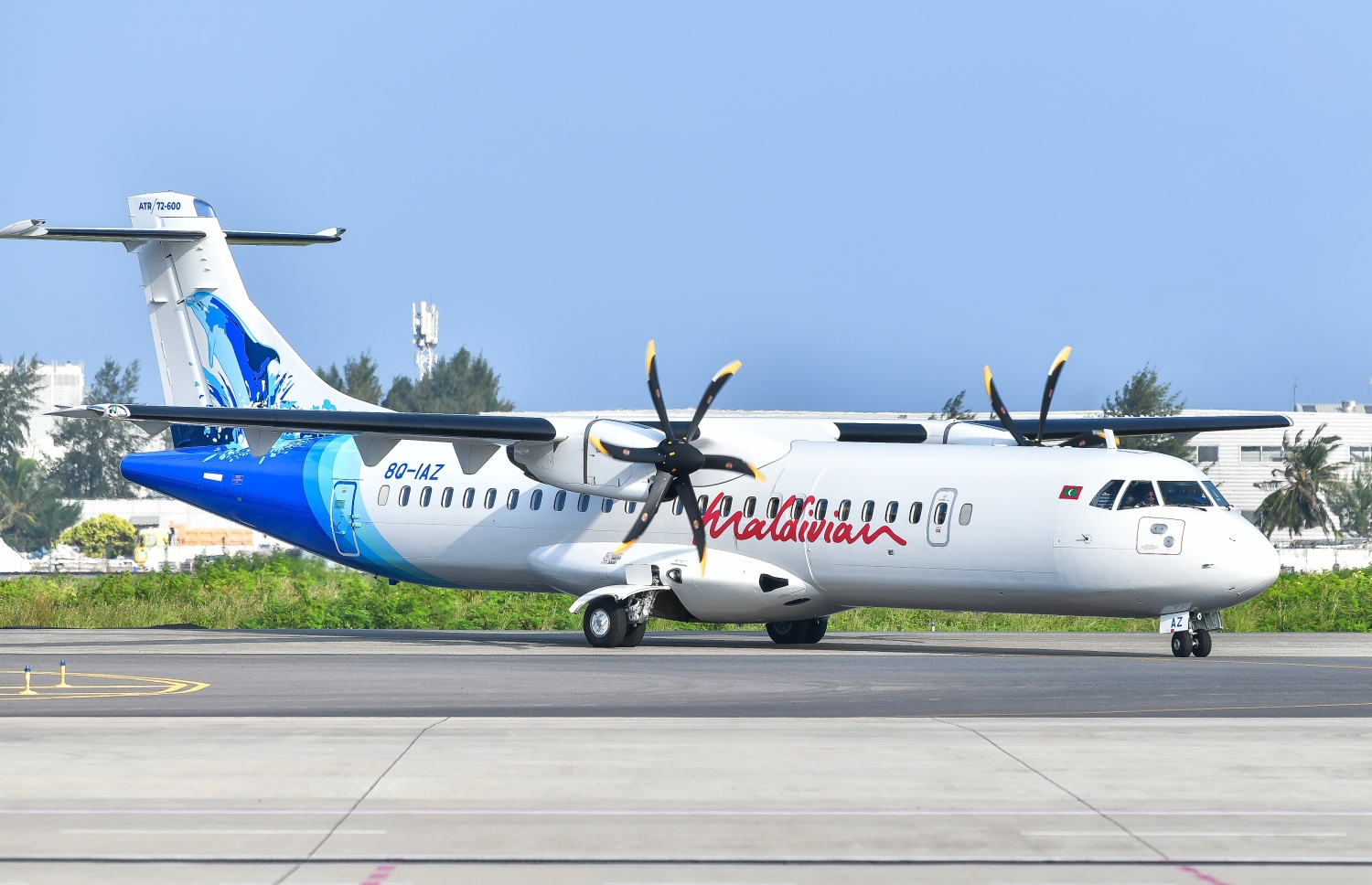 މޯލްޑިވިއަން އިން މިއަދު ރާއްޖެ ގެނައި އޭޓީއާރް ބޯޓު ރަންވޭގައި.-- ފޮޓޯ:ނިޝާން އަލީ/މިހާރު