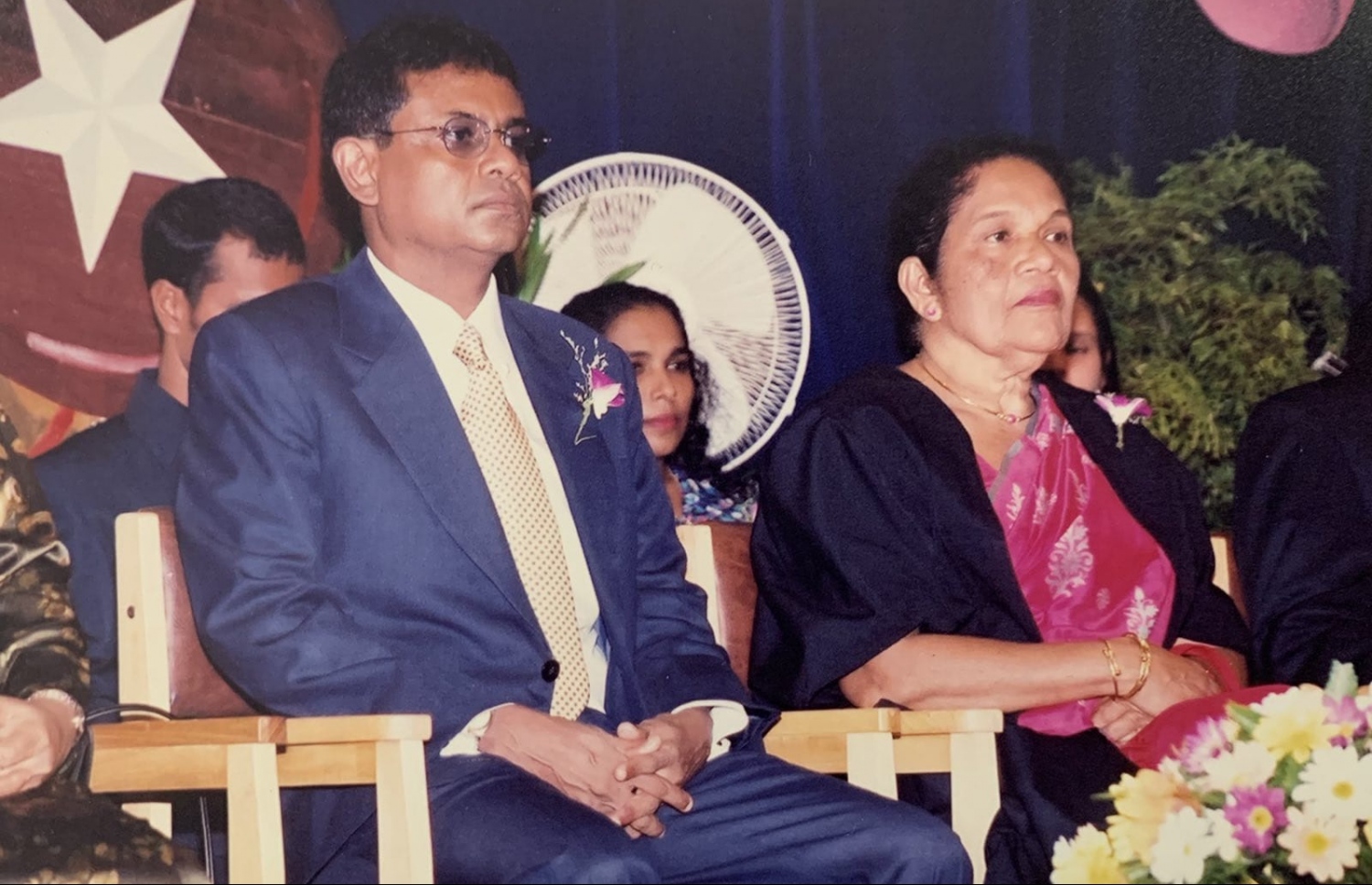 އަމީނިއްޔާގެ ޖަލްސާއެއްގައި ވެލިކަލަ: ތަފާތު ޕްރިންސިޕަލްއެއް -- ފޮޓޯ: އަމީނިއްޔާ ސްކޫލް