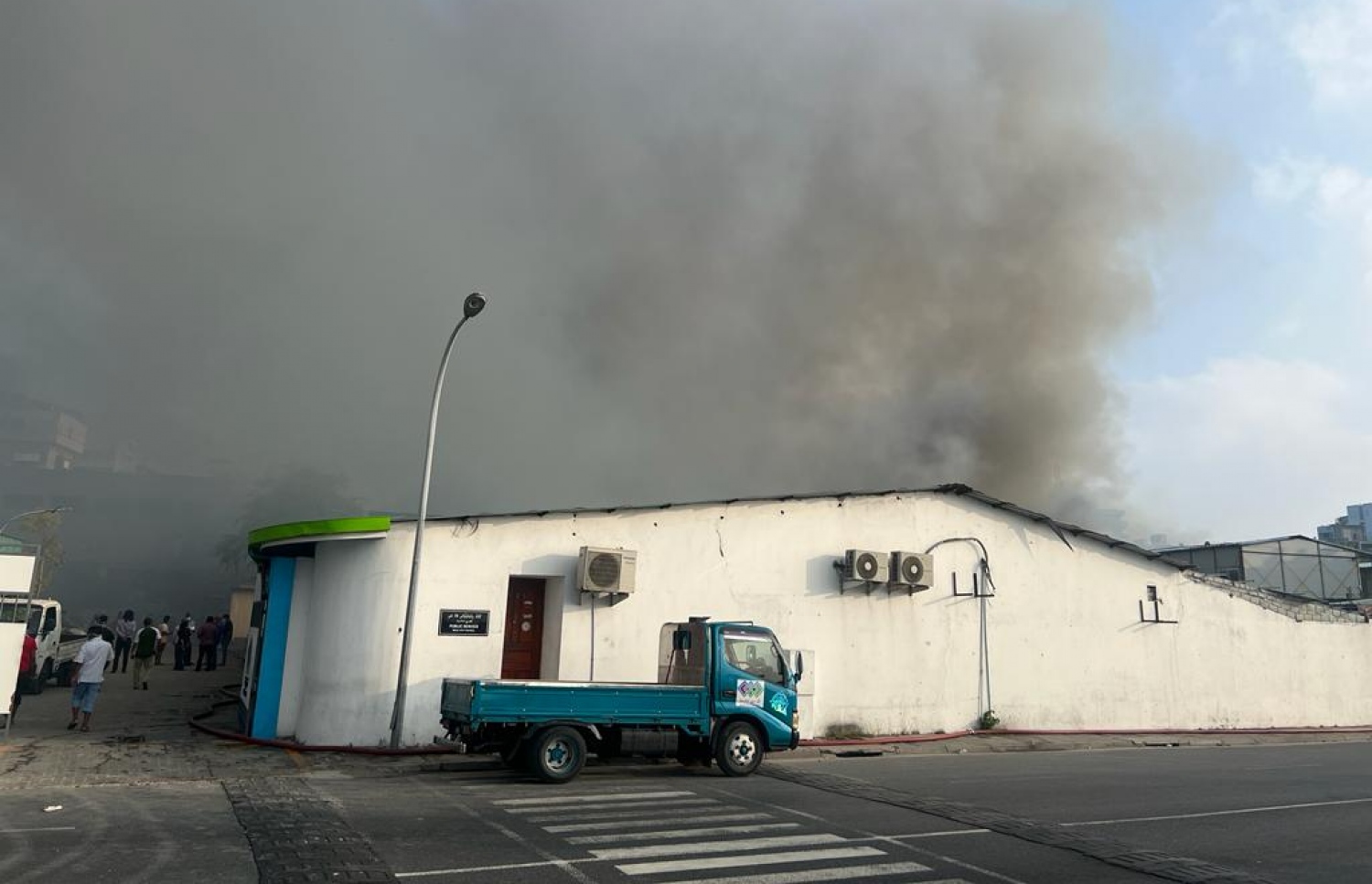 ނީލަން ފިހާރައިގައި މިއަދު ރޯވެ މުޅި ސަރަހައްދުގައި ދުންބޯވެފައި. -- ފޮޓޯ | މިހާރު