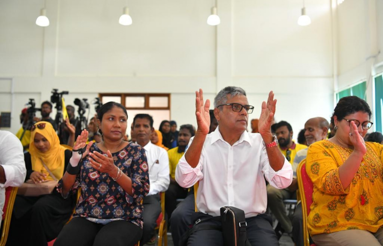 އެމްޑީޕީގެ ޕްރައިމަރީގެ ކެމްޕެއިނަށް މިއަދު ރައީސް އިބްރާހިމް މުހައްމަދު ސޯލިހް ބ. އޭދުފުށީގައި ބޭއްވި ޖަލްސާގެ ބައެއް ބައިވެރިން