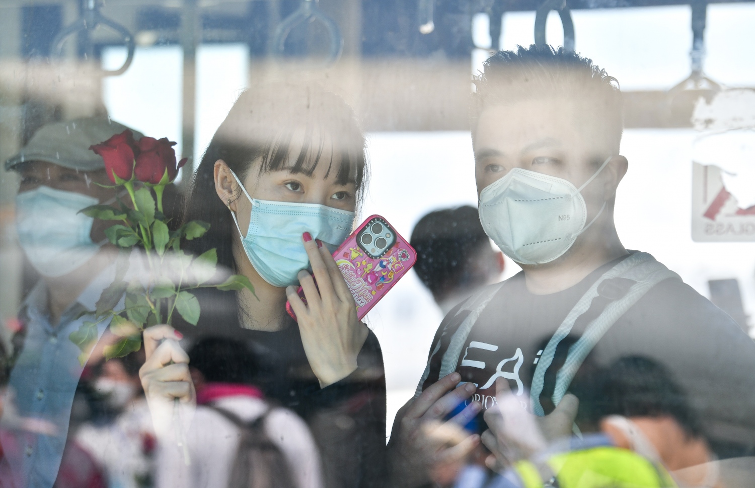 ހުޅުލެ: ޖެނުއަރީ 18، 2023: ޗައިނާ އިން އައި ޓޫރިސްޓުންތަކެއް ބަހުގައި: ބެއިޖިންގެ ކެޕިޓަލް އެއާލައިންސް ބޯޓުން ވަނީ 198 ޓޫރިސްޓުން ރާއްޖެ އައިސްފައި. ގާތްގަނޑަކަށް ތިން އަހަރަށް ފަހު ޗައިނާގެ ބޯޑަރު ހުޅުވާލައި ދަތުރުތައް މިހާރު ވަނީ ފަށައިފައި.-- ފޮޓޯތައް: ފަޔާޒް މޫސާ /މިހާރު