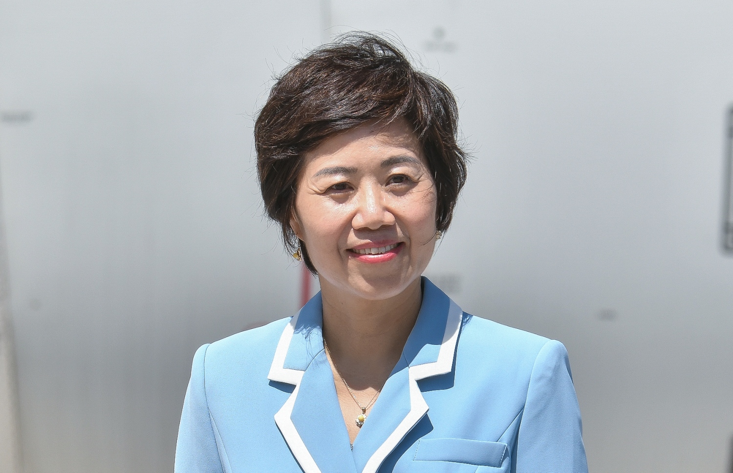 ރާއްޖެއާ ޗައިނާއާ ދެމެދު ދަތުރުތައް ރަސްމީކޮށް ފެށުމަށް މިއަދު ވެލާނާ އިންޓަނޭޝަނަލް އެއާޕޯޓް (ވީއައިއޭ) ގައި ބޭއްވި ރަސްމިއްޔާތުގައި ޗައިނާ ސަފީރު ވާންގް ލިޖިން ---ފޮޓޯ: ފަޔާޒް މޫސާ | މިހާރު