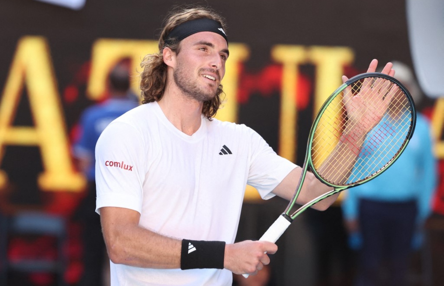 ސެމީ ފައިނަލް މެޗު ކާމިޔާބު ކުރުމަށް ފަހު ސިޓްސިޕާސް. -- ފޮޓޯ: އޭއެފްޕީ