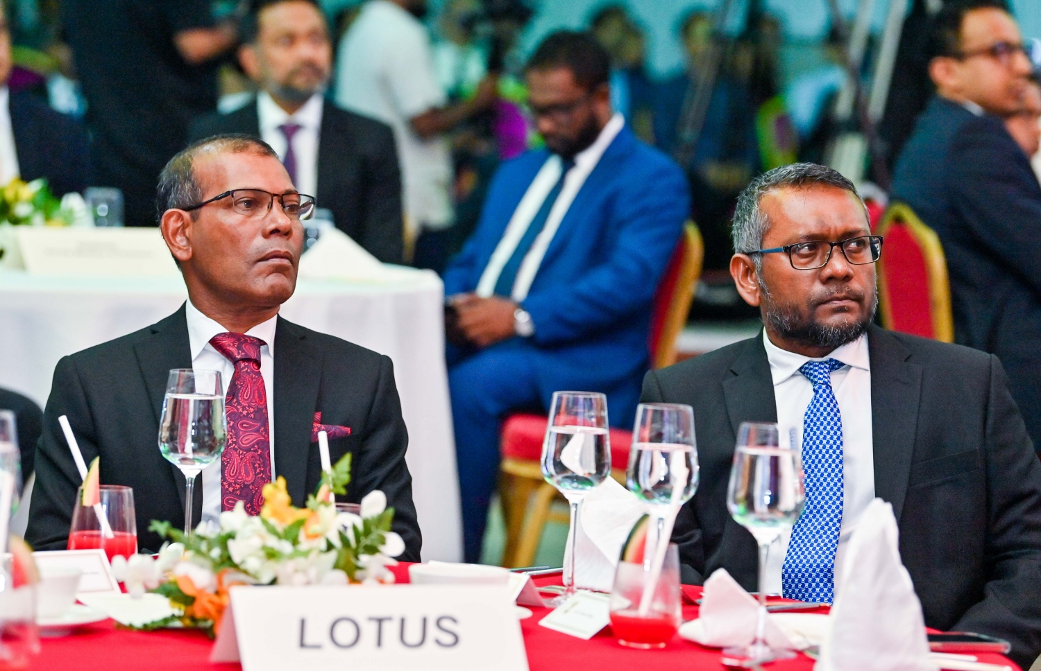 އިންޑިއާގެ 75 ވަނަ ޖުމްހޫރީ ދުވަހުގެ މުނާސަބަތުގައި ބޭއްވި ޖަލްސާގައި ރައްޔިތުންގެ މަޖިލީހުގެ ރައީސް މުހައްމަދު ނަޝީދާއި އިކޮނޮމިކް މިނިސްޓަރު އަދި އެމްޑީޕީގެ ޗެއާޕާސަން ފައްޔާޒް އިސްމާއިލް-- ފޮޓޯ: ރައީސް އޮފީސް