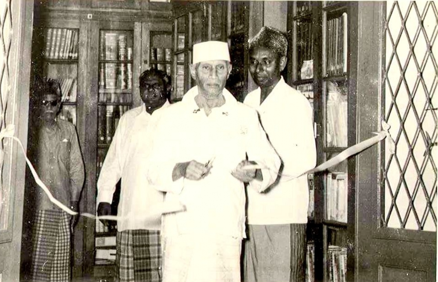 ރަދުން މުހައްމަދު ފަރީދުލް އައްވަލް: ރާއްޖޭގައި އެންމެ ފުރަތަމަ ބައިސްކޯފު ދެއްކެވީ މުހައްމަދު ފަރީދު.