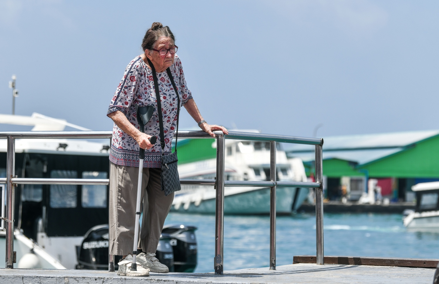 "ކޮސްޓާ ޑެލިޒިއޯސާ" ކްރޫޒްލައިނާ އިން މާލެ ފޭބި އުމުރުން ދުވަސްވީ ޓޫރިސްޓަކު ރަސްމީ ފާލަން ކައިރިން ހިނގާފަ ދަނީ.--- ފޮޓޯ: ފަޔާޒު މޫސާ | މިހާރު