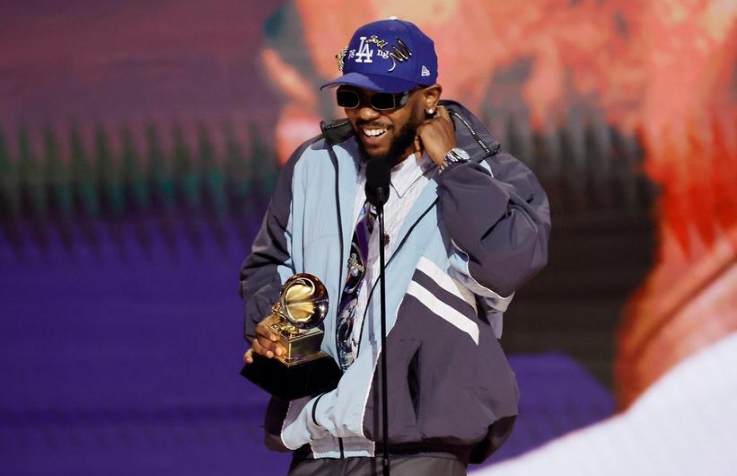 ގްރޭމީ 2023 ހަފްލާގައި ކެންޑްރިކް ލަމާރް، އެވޯޑާ ހަވާލުވުމަށް ފަހު ސްޕީޗު ދެނީ