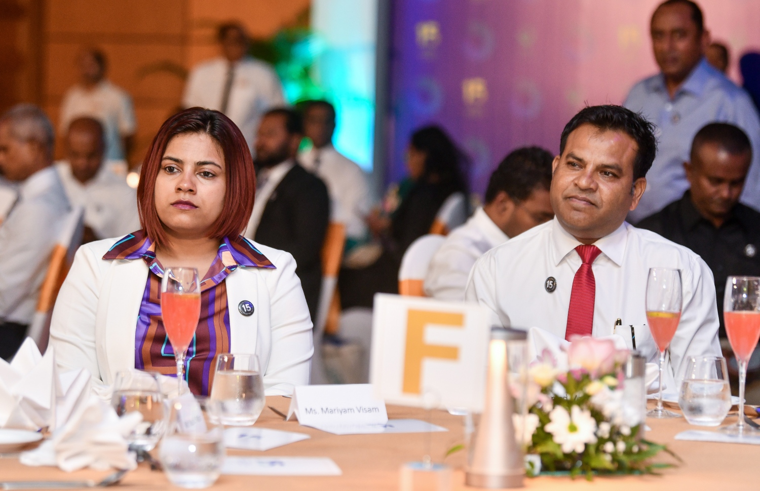 އެމްޓީޑީސީގެ 15 ވަނަ އަހަރީ ދުވަހާ ގުޅިގެން ކުރުނބާގައި ބޭއްވި ރަސްމިއްޔާތުގައި އެ ކުންފުނީގެ ރެޖިސްޓާ އޮފް ކޮމްޕެނީސް ފާތުމަތު ވިސާމް(ވ) ބައިވެރިވެ ވަޑައިގަންނަވަނީ.-- ފޮޓޯ: ފަޔާޒް މޫސާ /މިހާރު