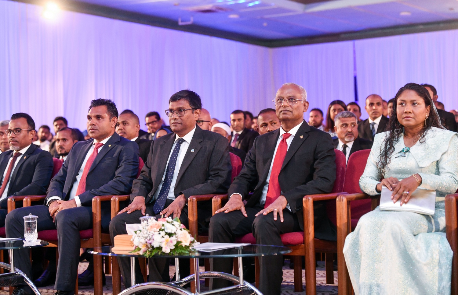 ރައީސާއި ޖޭއެސްސީގެ ރައީސްގެ އިތުރުން އުއްތަމަ ފަނޑިޔާރު ރަސްމިއްޔާތެއްގައި --- ފޮޓޯ/މިހާރު