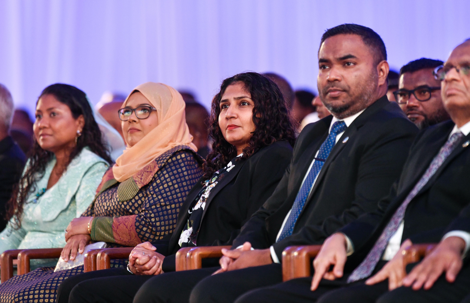 ސުޕްރީމް ކޯޓުގެ ފަނޑިޔާރު އަޒްމިރަލްދާ އާއި މަހާޒު.