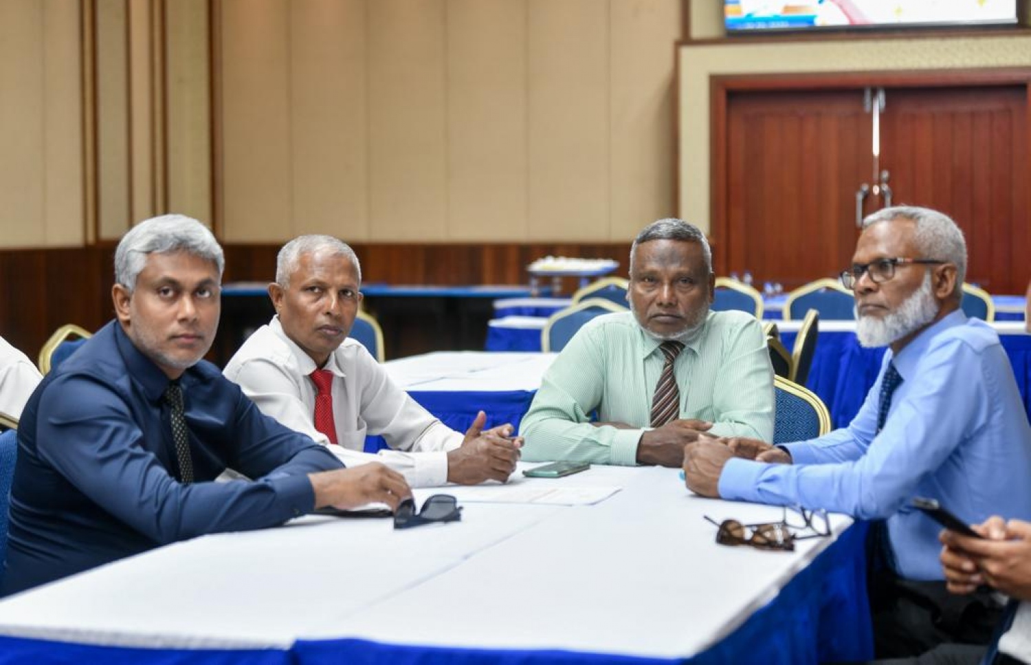 ފަނޑިޔާރުންގެ ޖަމިއްޔާގެ ބައްދަލުވުމުގައި ފަނޑިޔާރުންތަކެއް ބައިވެރިވެވަޑައިގަންނަވަނީ. -- ފޮޓޯ: ފަޔާޒް މޫސާ | މިހާރު